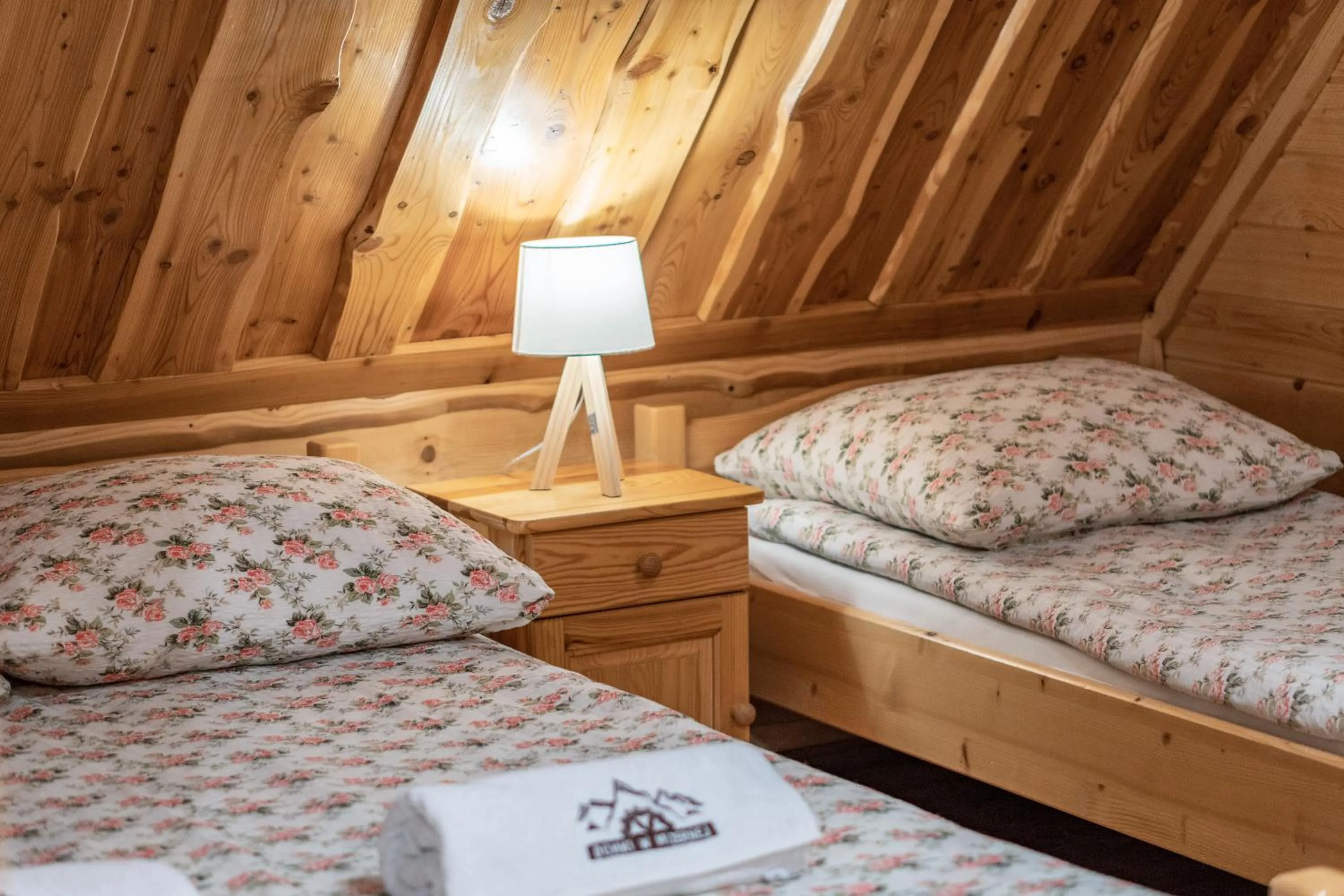 Photo of the whole room, Bed in Pocztówka z Mizernej, domki z widokiem na góry, 1 km od Velo Czorsztyn, Jezioro Czorsztyńskie, rowery, cisza, spokój