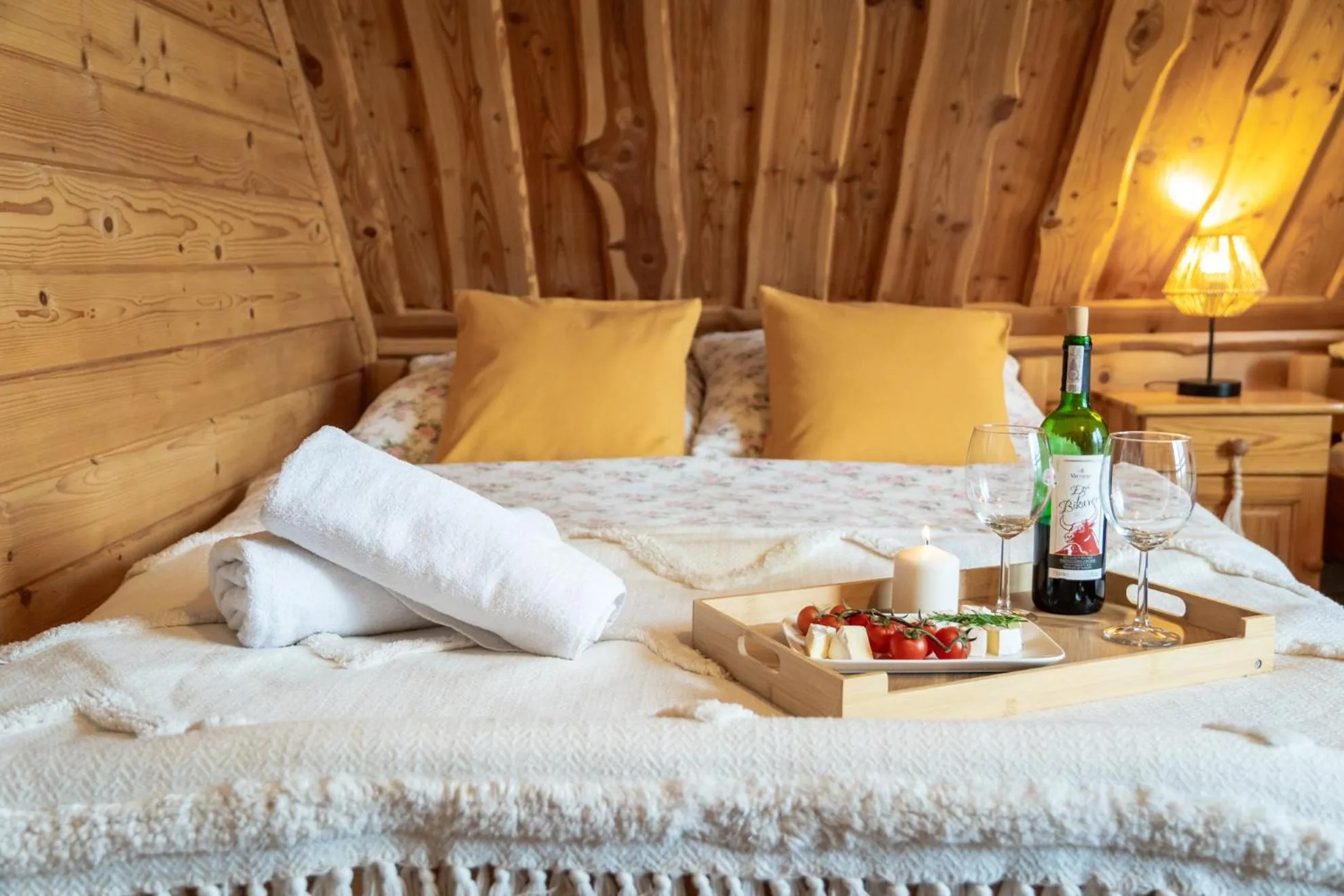 Bed in Pocztówka z Mizernej, domki z widokiem na góry, 1 km od Velo Czorsztyn, Jezioro Czorsztyńskie, rowery, cisza, spokój