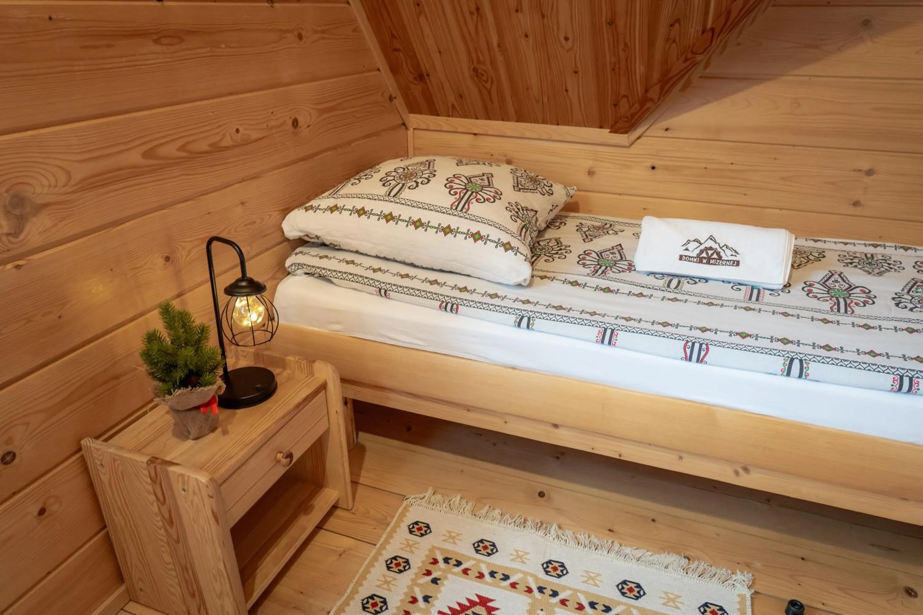 Bed in Pocztówka z Mizernej, domki z widokiem na góry, 1 km od Velo Czorsztyn, Jezioro Czorsztyńskie, rowery, cisza, spokój