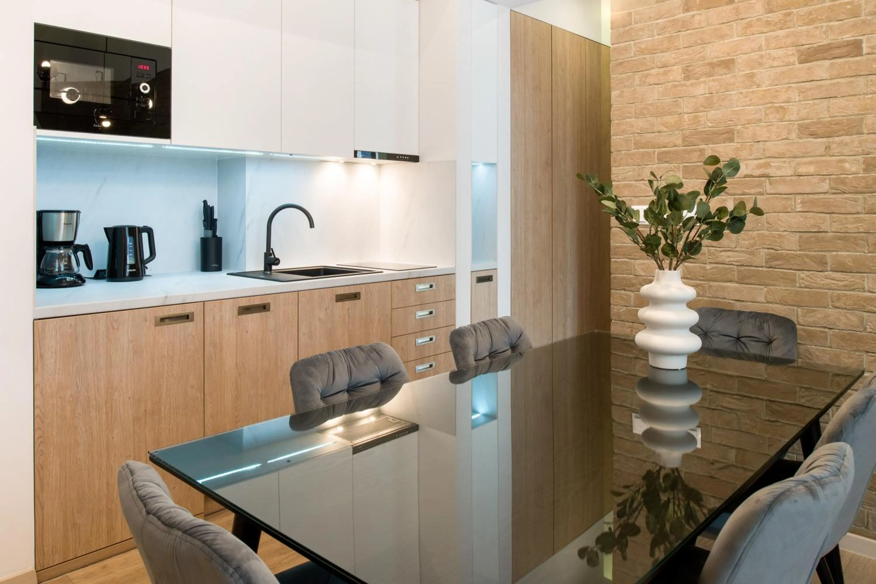 Coffee/tea facilities in Beautiful Apartment with 2 bedrooms for 7 guests, Jewish District