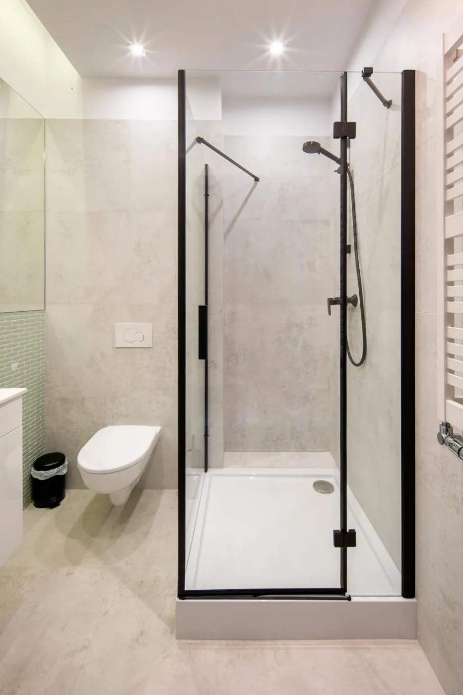 Shower in Beautiful Apartment with 2 bedrooms for 7 guests, Jewish District