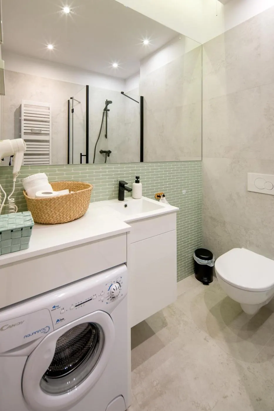 Toilet in Beautiful Apartment with 2 bedrooms for 7 guests, Jewish District
