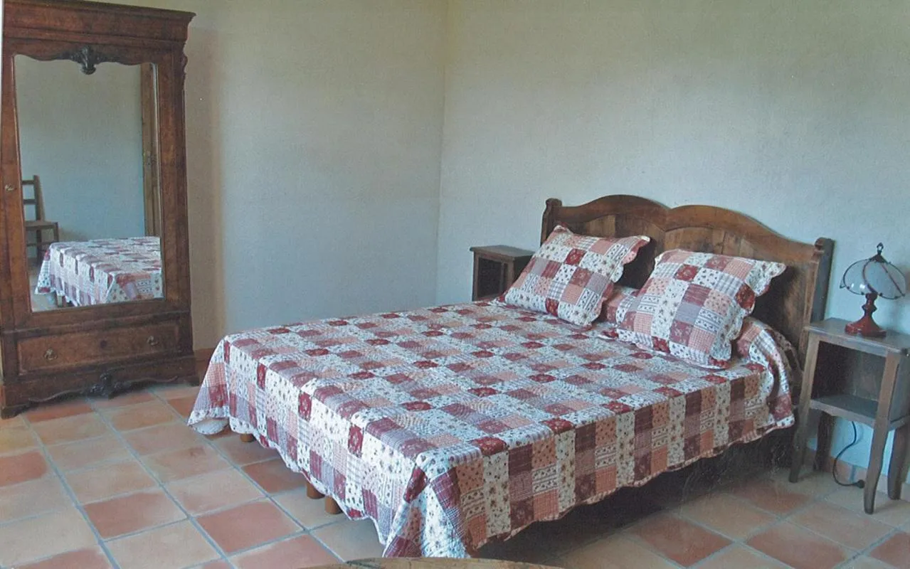 Photo of the whole room, Bed in La Maison de Campagne