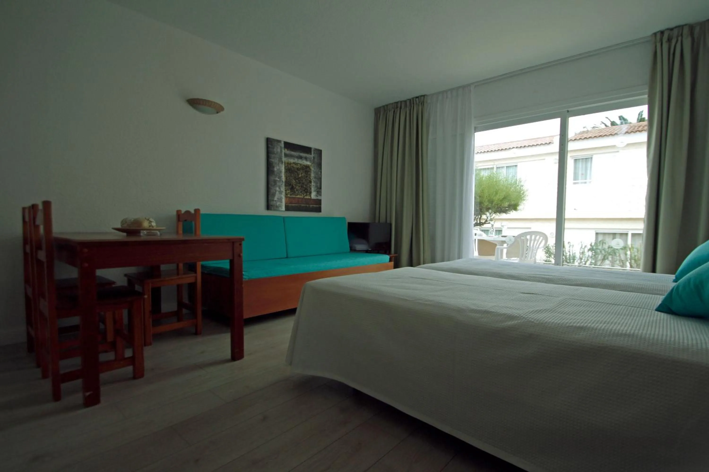 Photo of the whole room, Bed in Paradero II