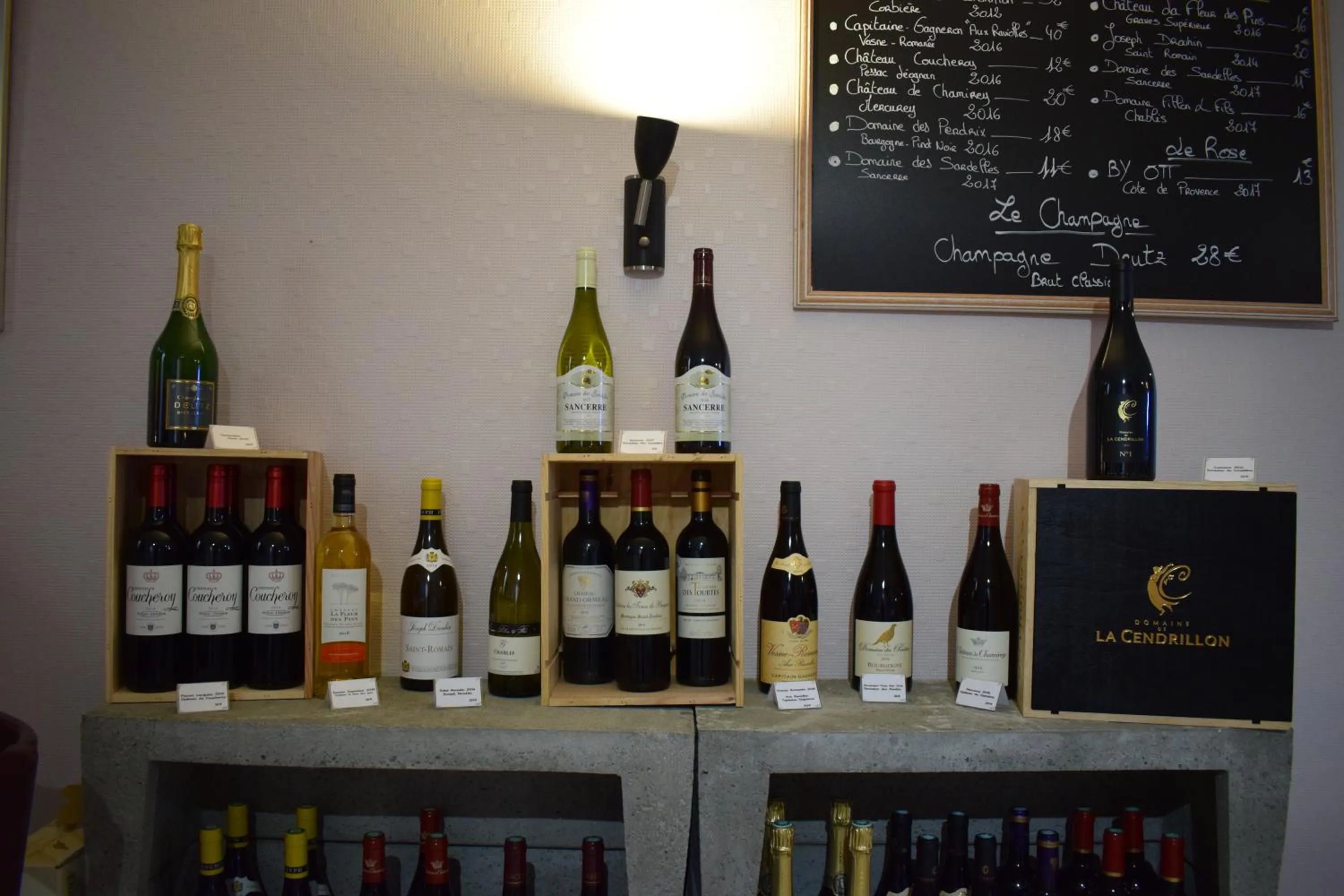 Area and facilities in Hôtel de France