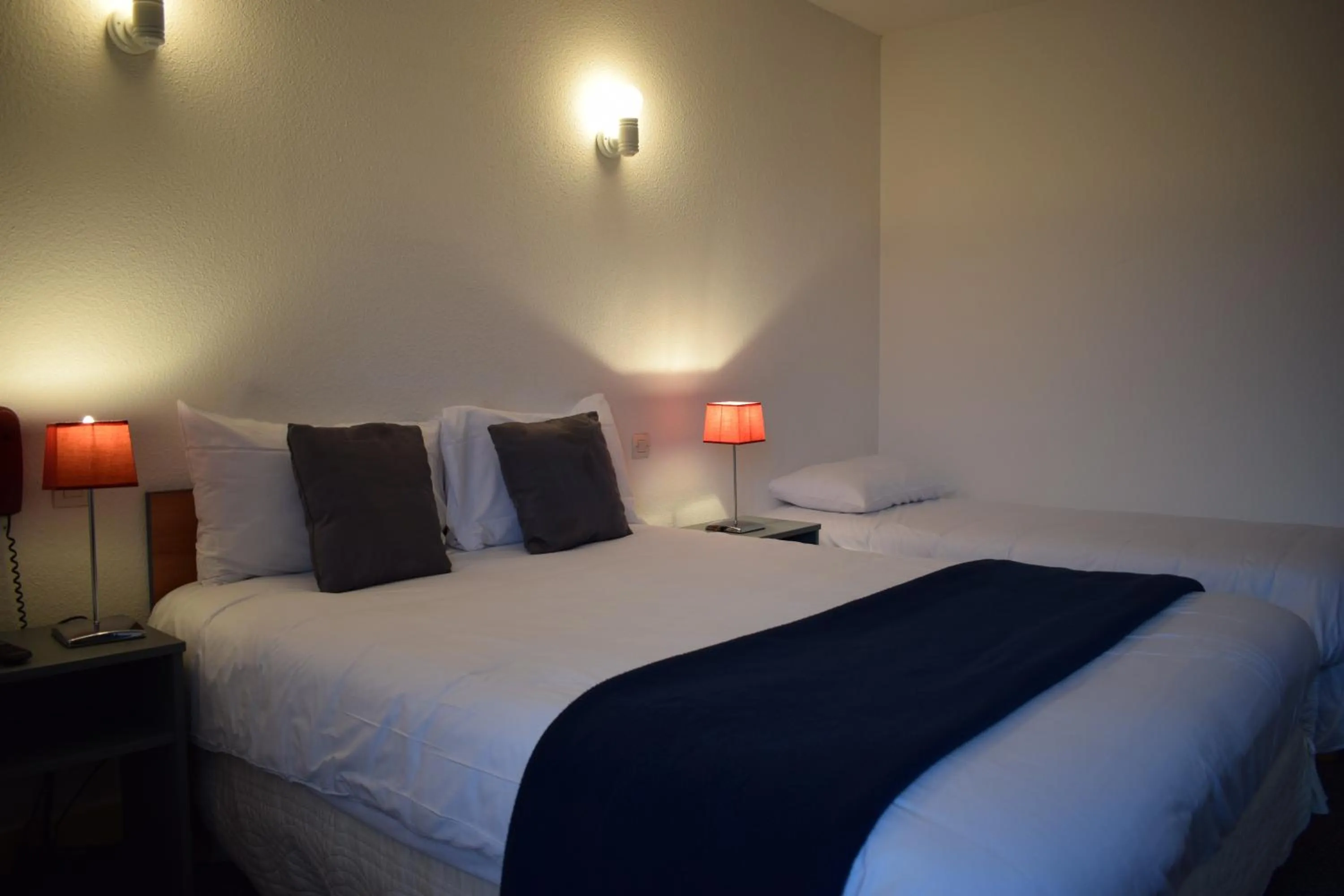 Bedroom, Bed in Hôtel de France