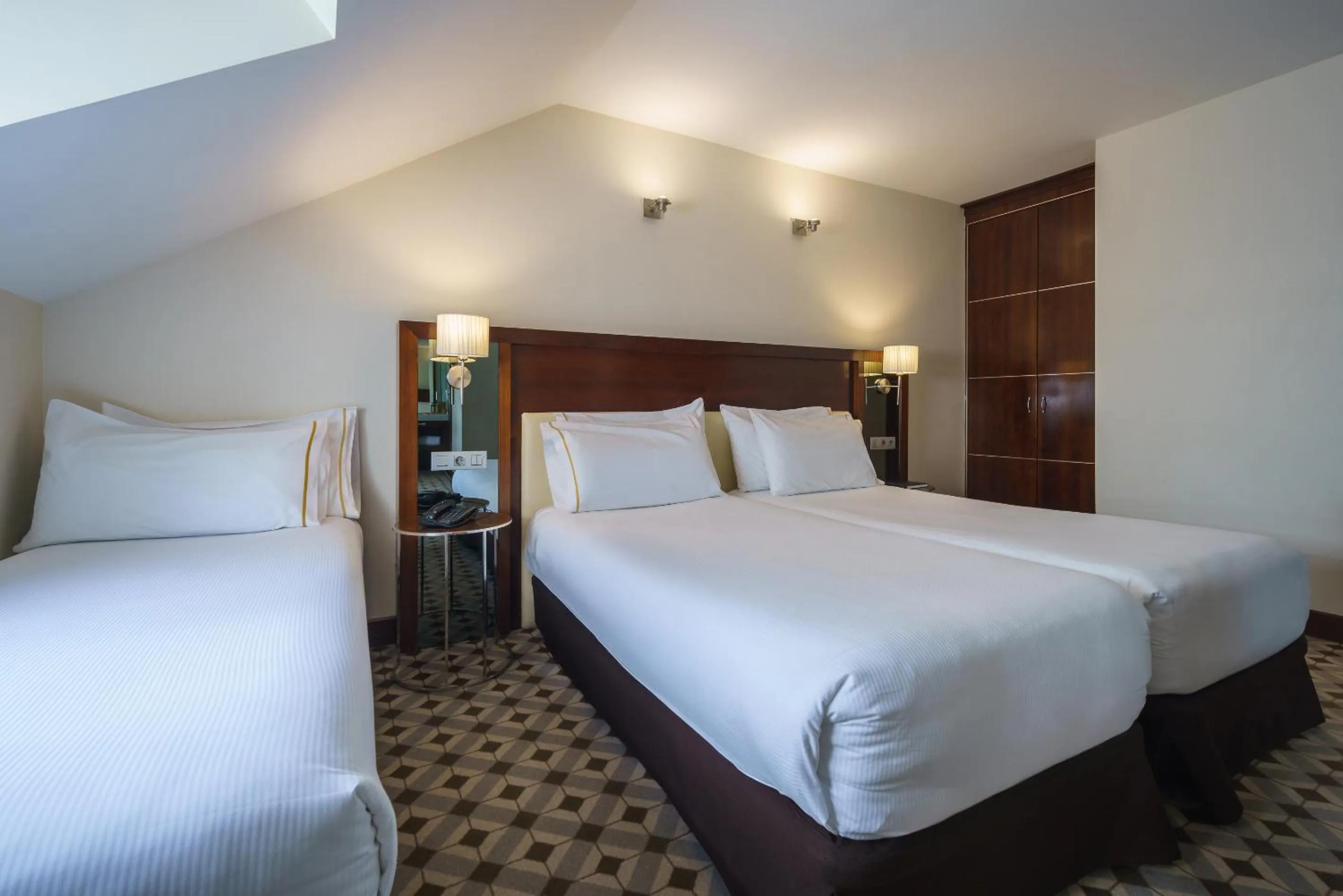 Bedroom, Bed in Eurostars Gran Via