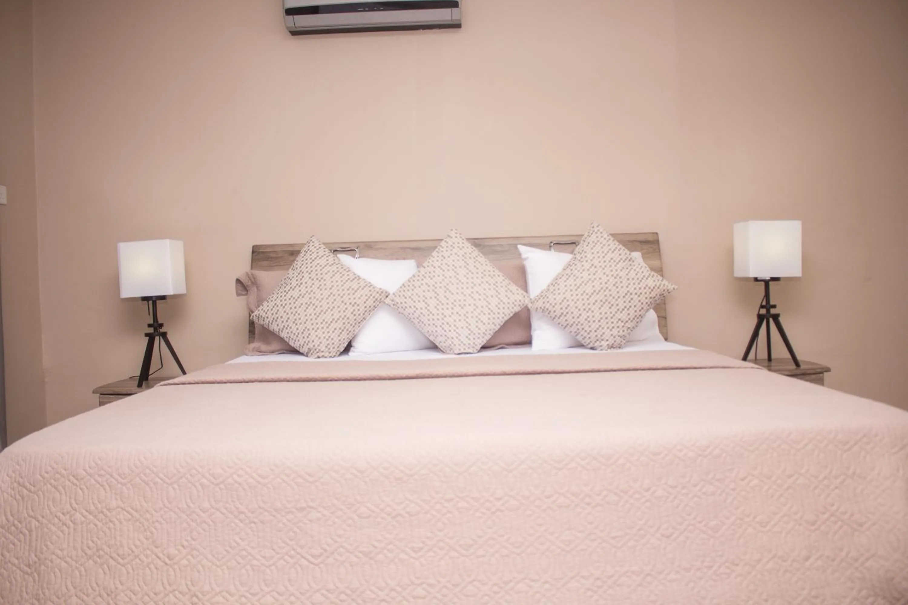 Bed in Manjaro Suites