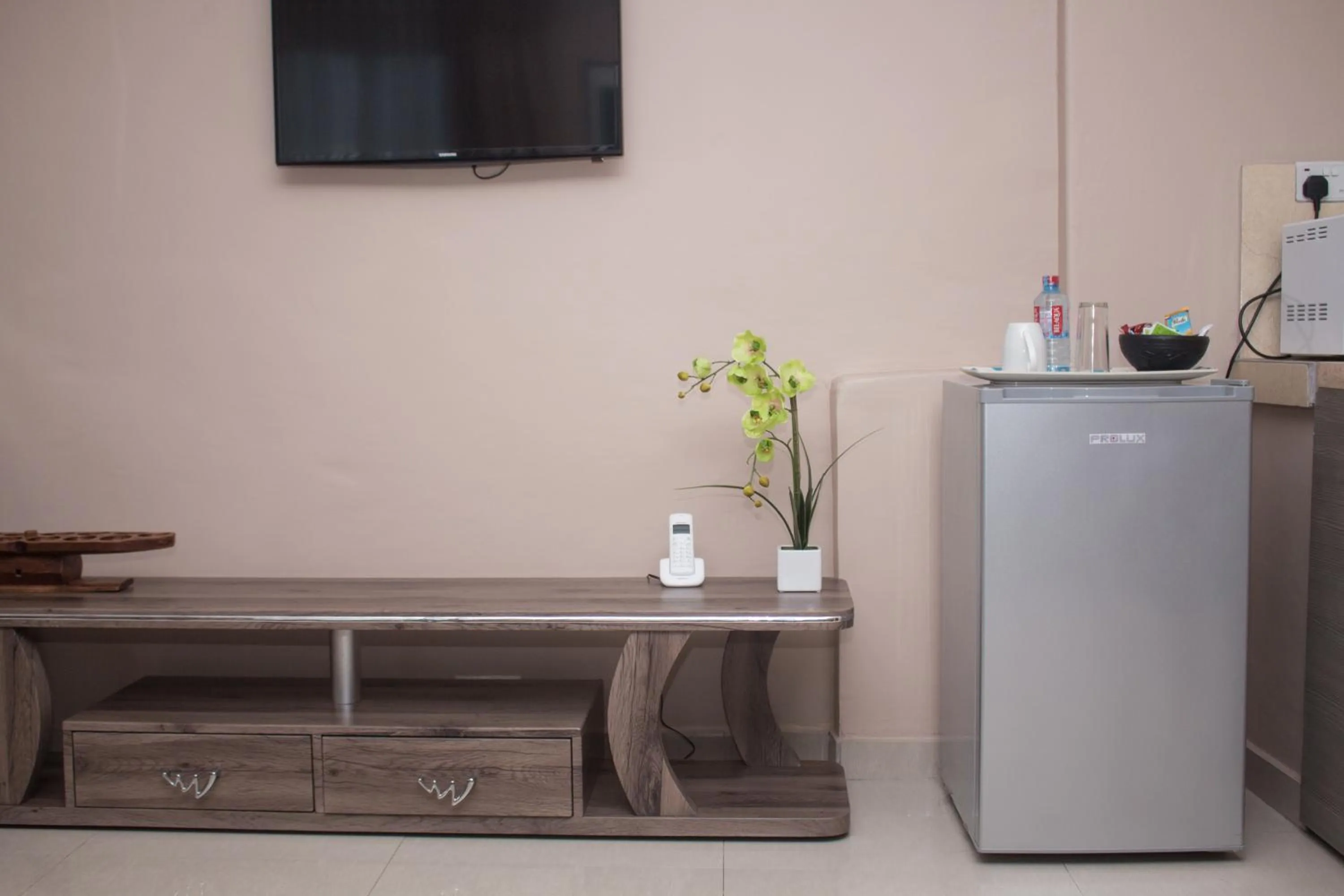 TV and multimedia in Manjaro Suites