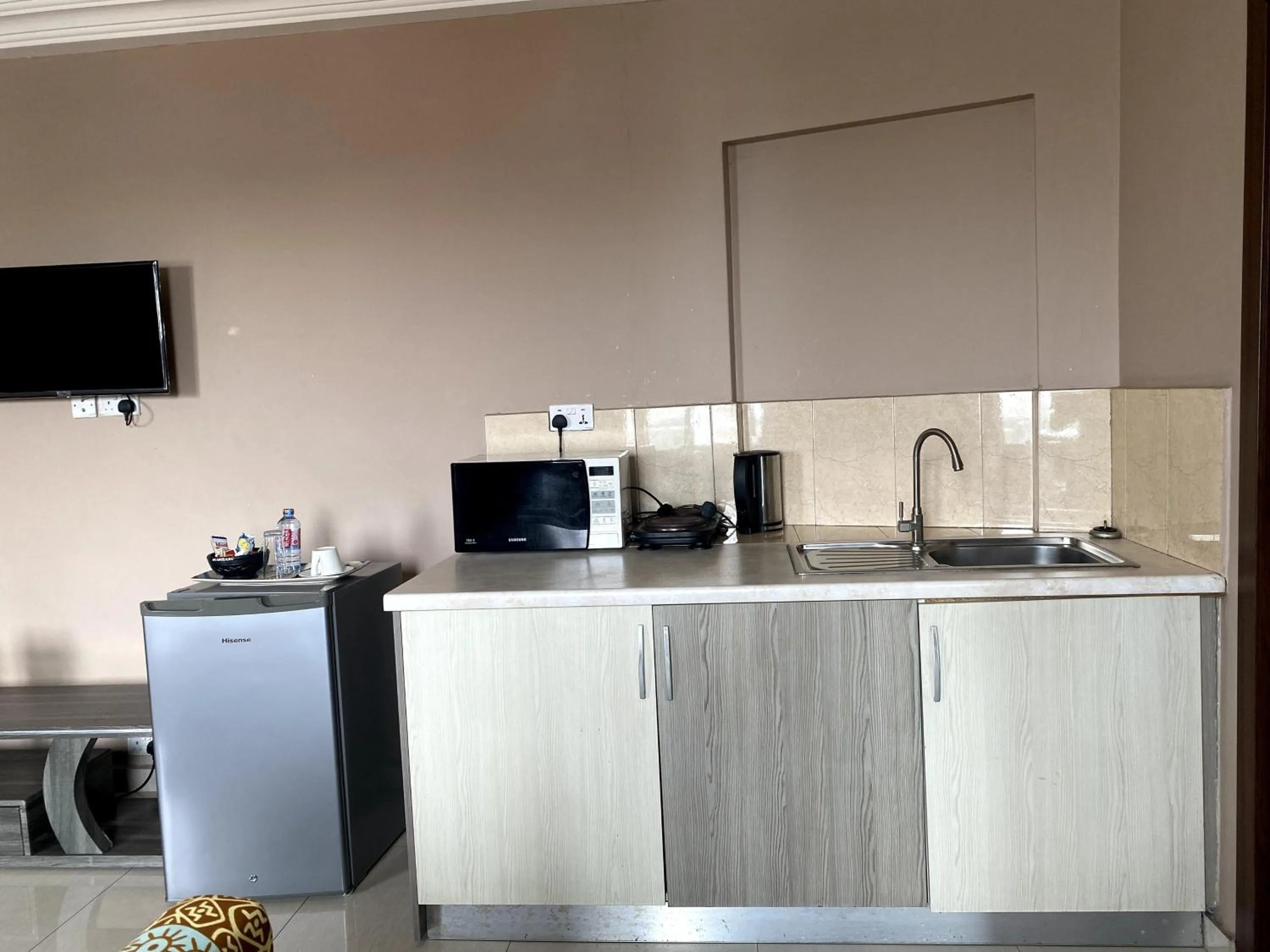 Coffee/tea facilities in Manjaro Suites