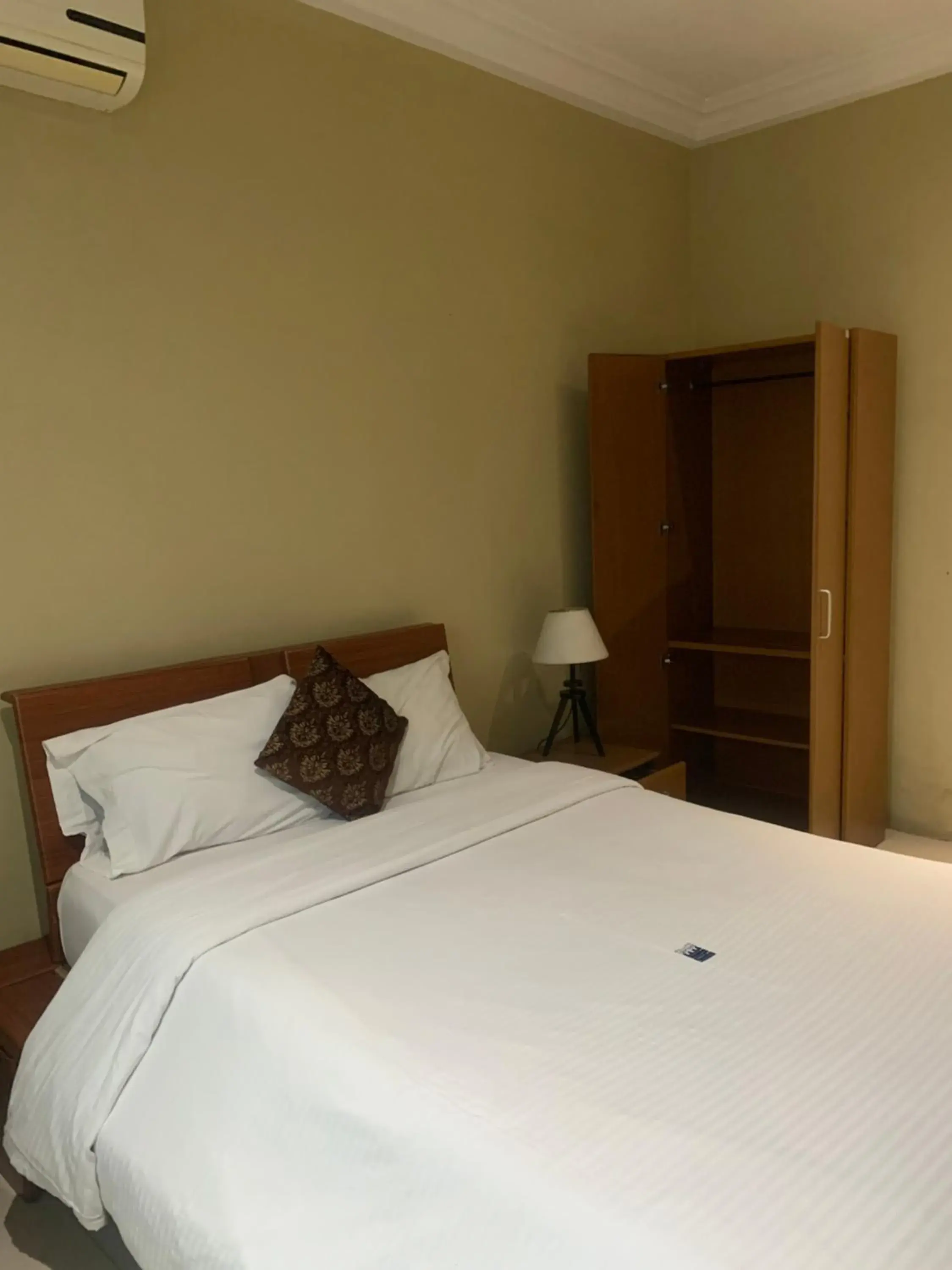 Single Room - single occupancy in Manjaro Suites Single Room - single occupancy in Manjaro Suites