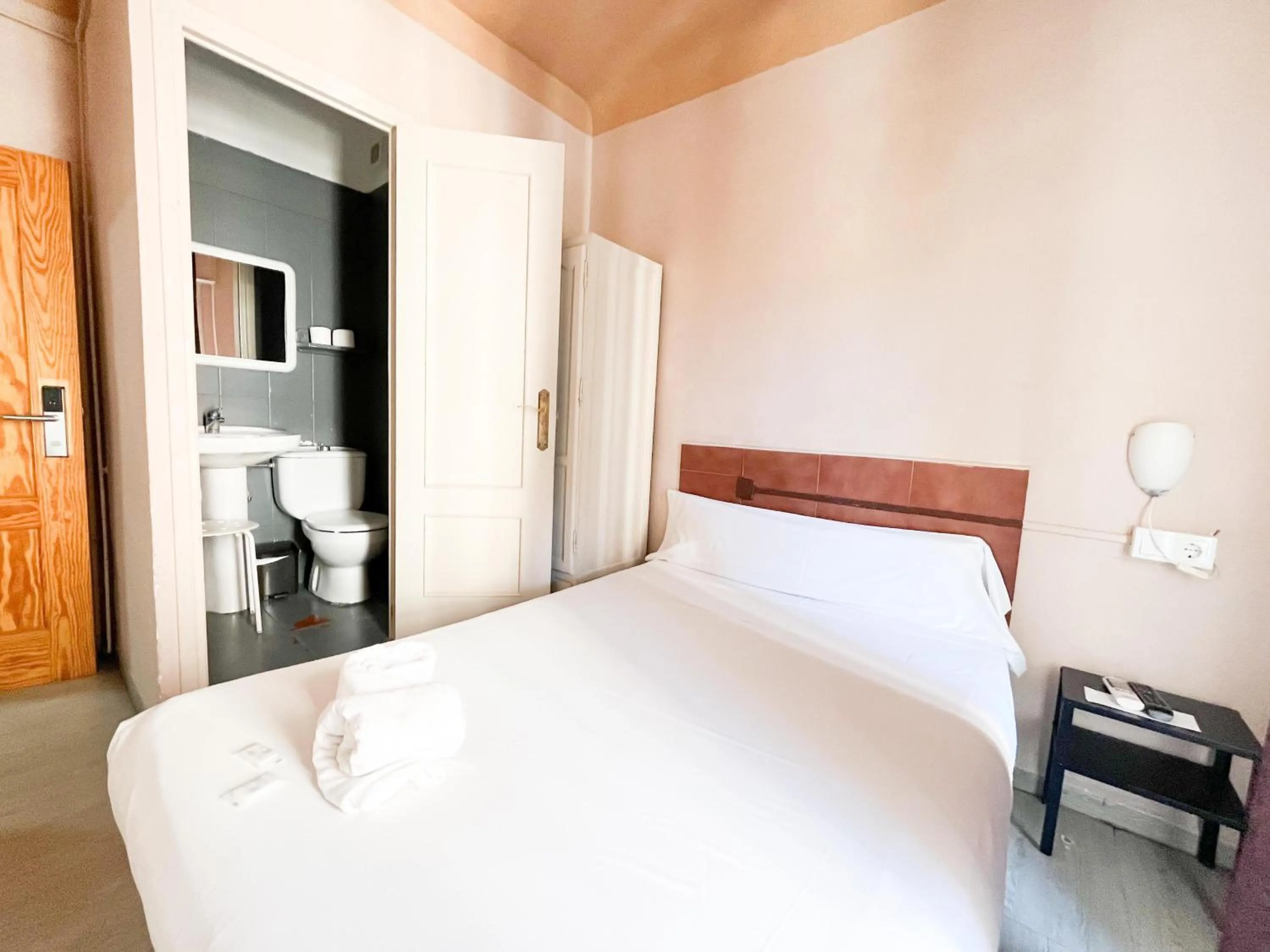 Bed in LÀtic Rooms