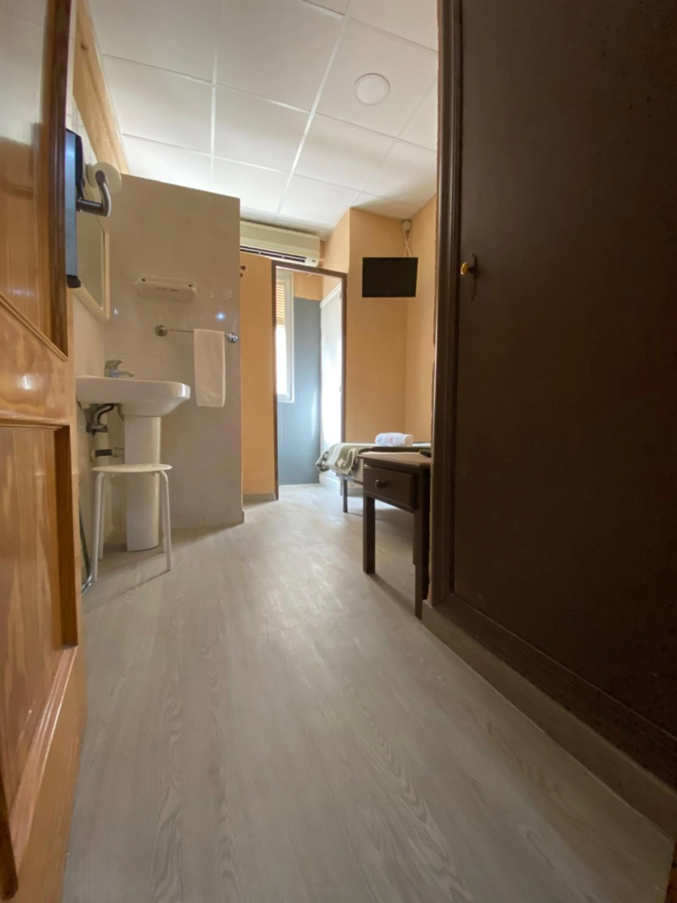 Toilet in LÀtic Rooms