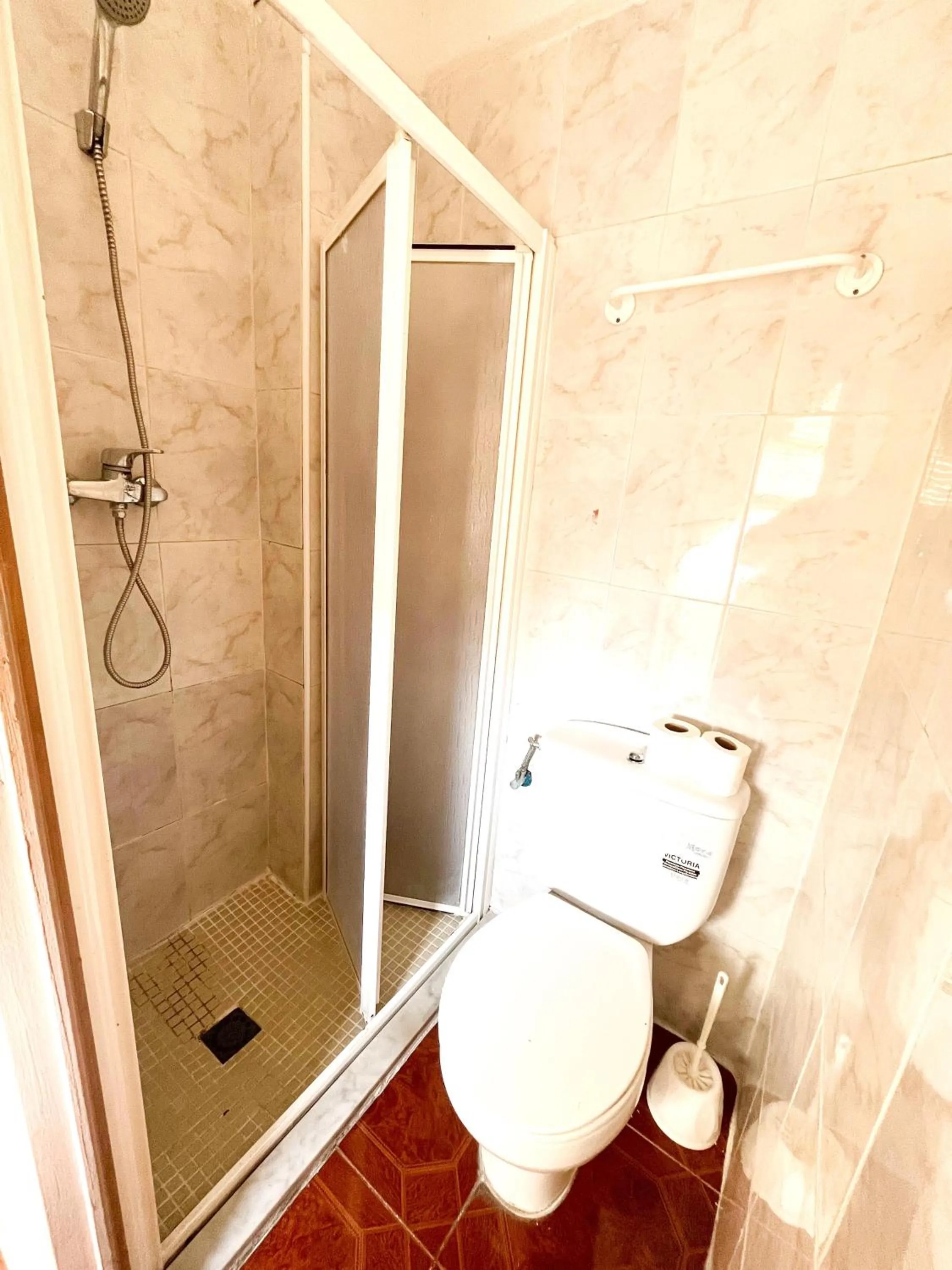 Toilet in LÀtic Rooms