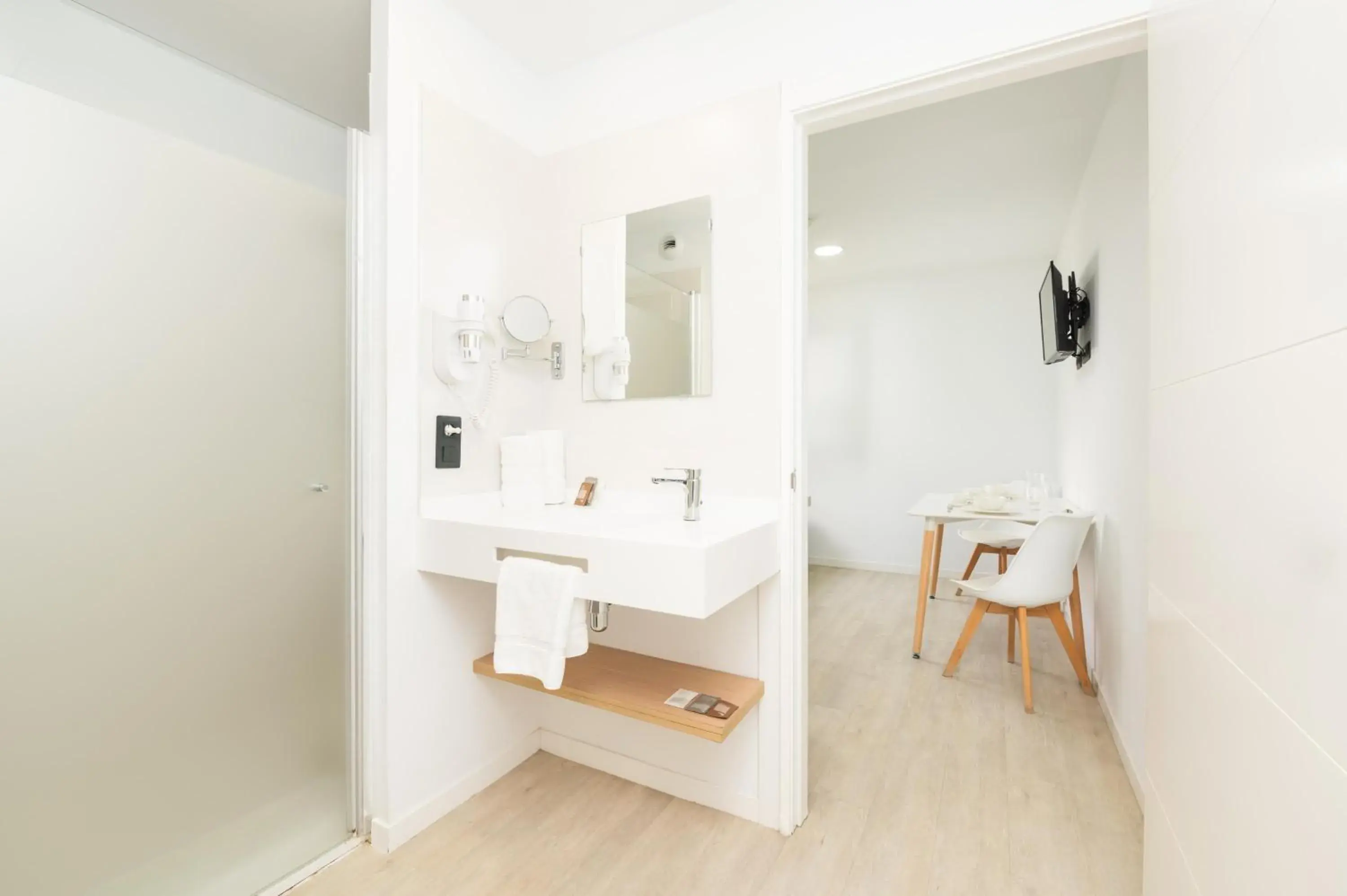 BARRANCO Chic! Apartments by ALEGRIA BARRANCO Chic! Apartments by ALEGRIA