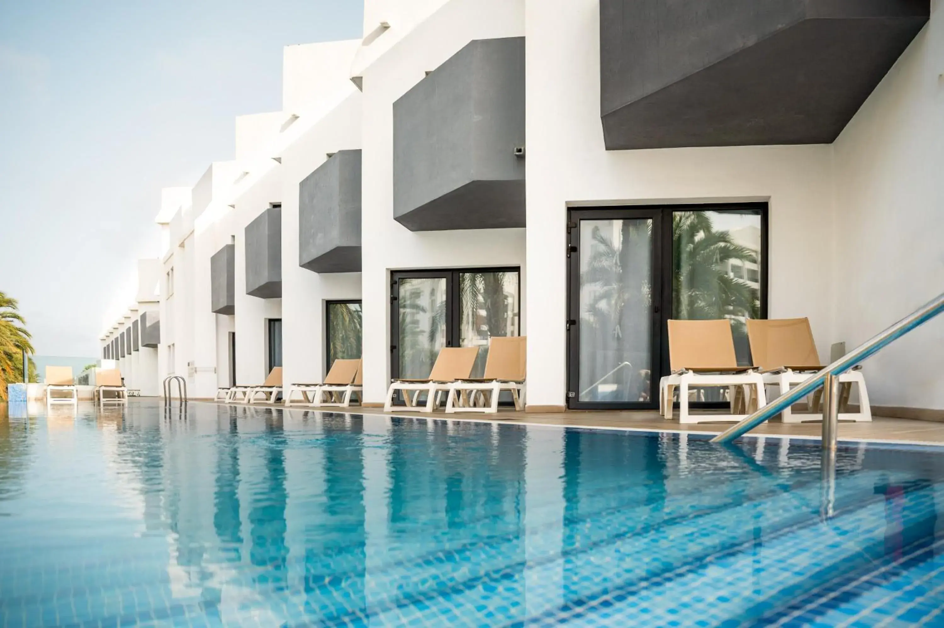 Swimming pool in ALEGRIA Barranco Swimming pool in ALEGRIA Barranco