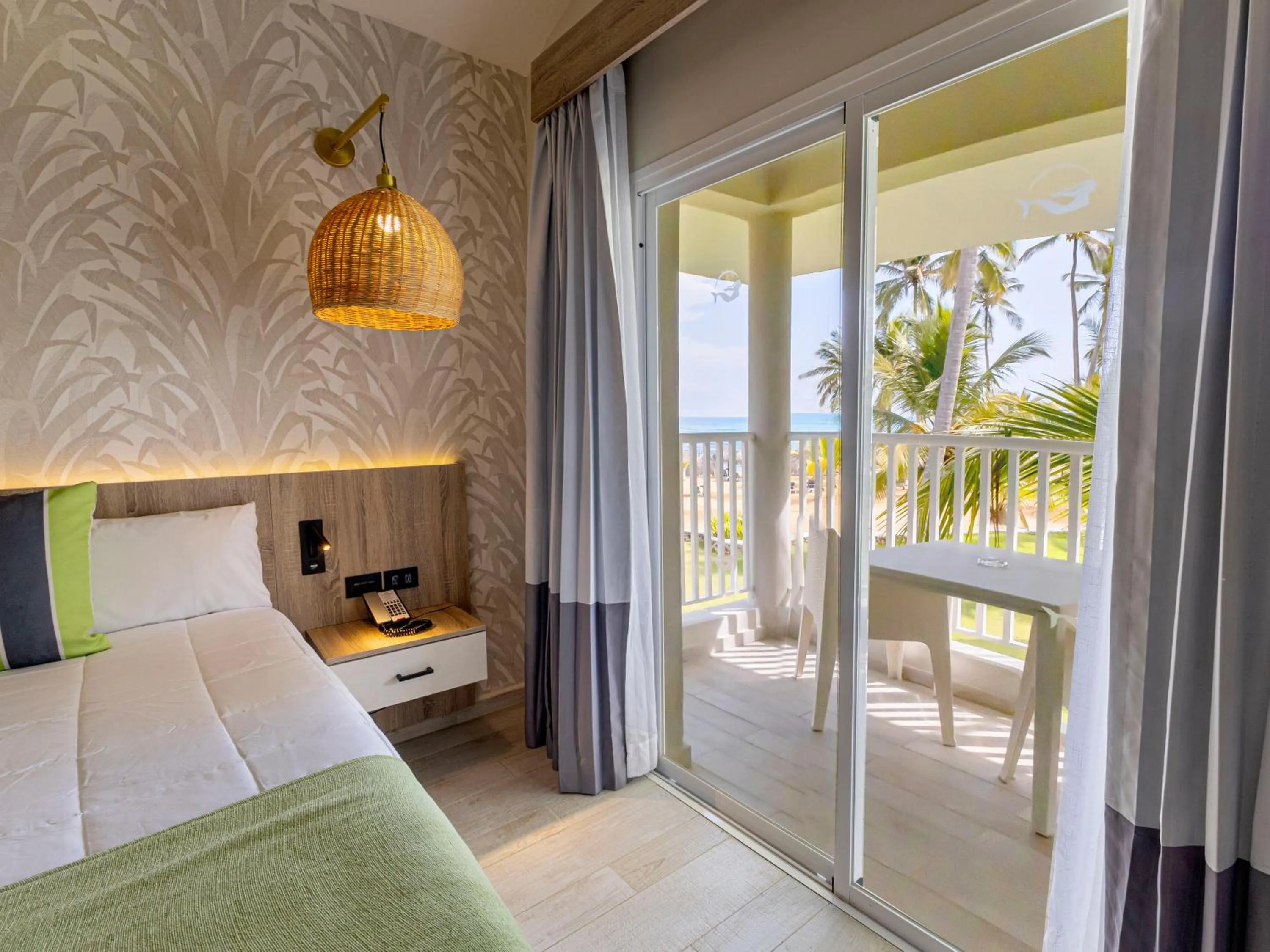 Sea view, Bed in Grand Sirenis Punta Cana Resort & Aquagames - All Inclusive