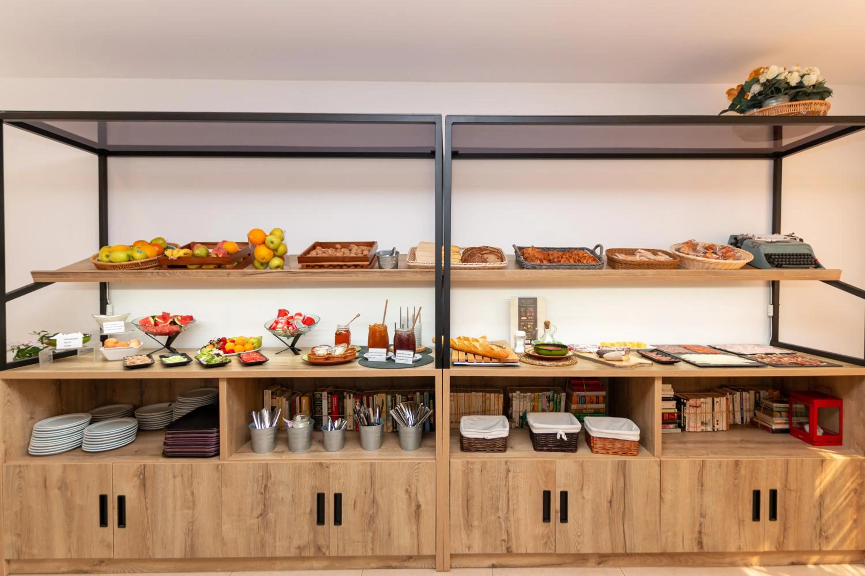 Breakfast in Hotel Yola