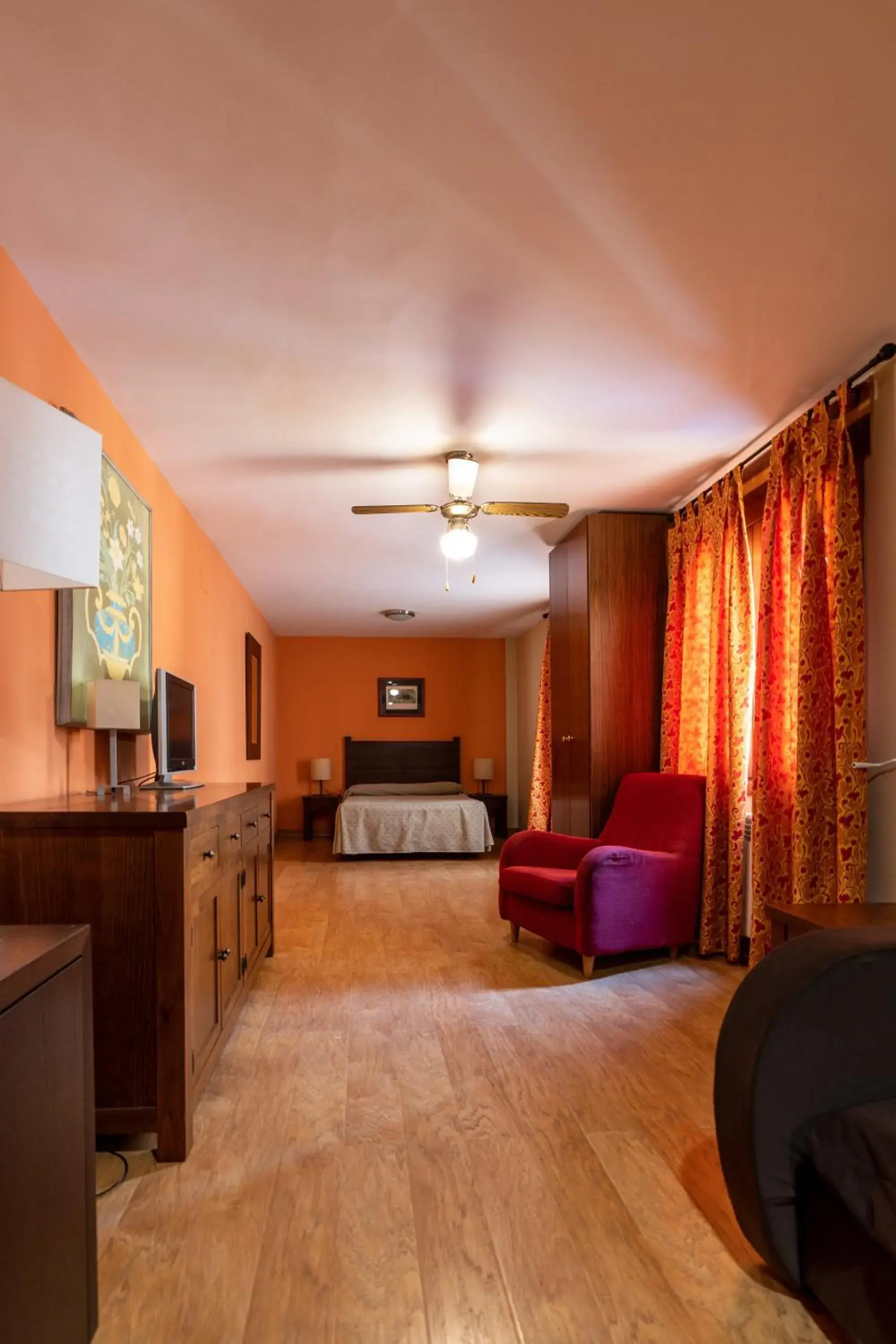 Double Room in Apartamentos La Trufa Negra Double Room in Apartamentos La Trufa Negra