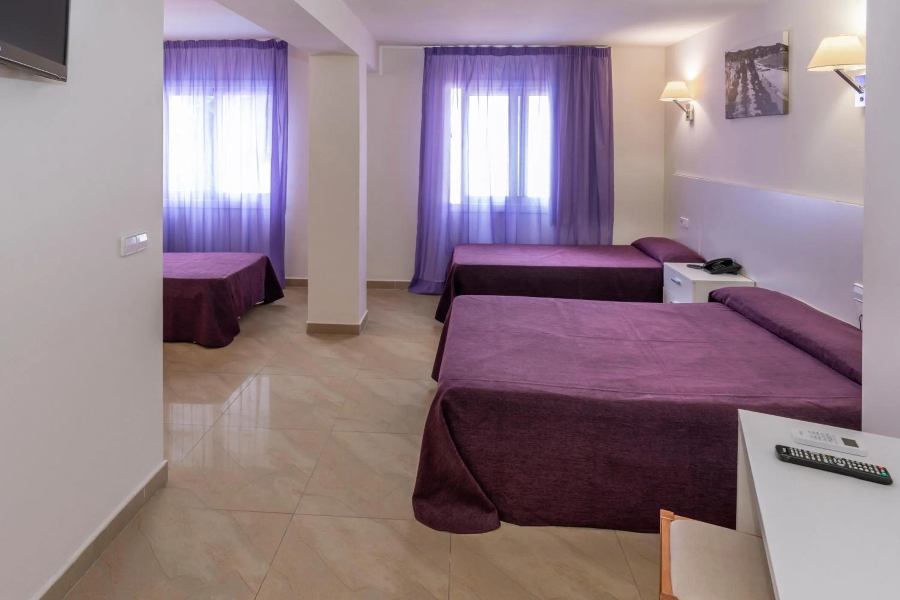 Photo of the whole room in Moremar Hotel