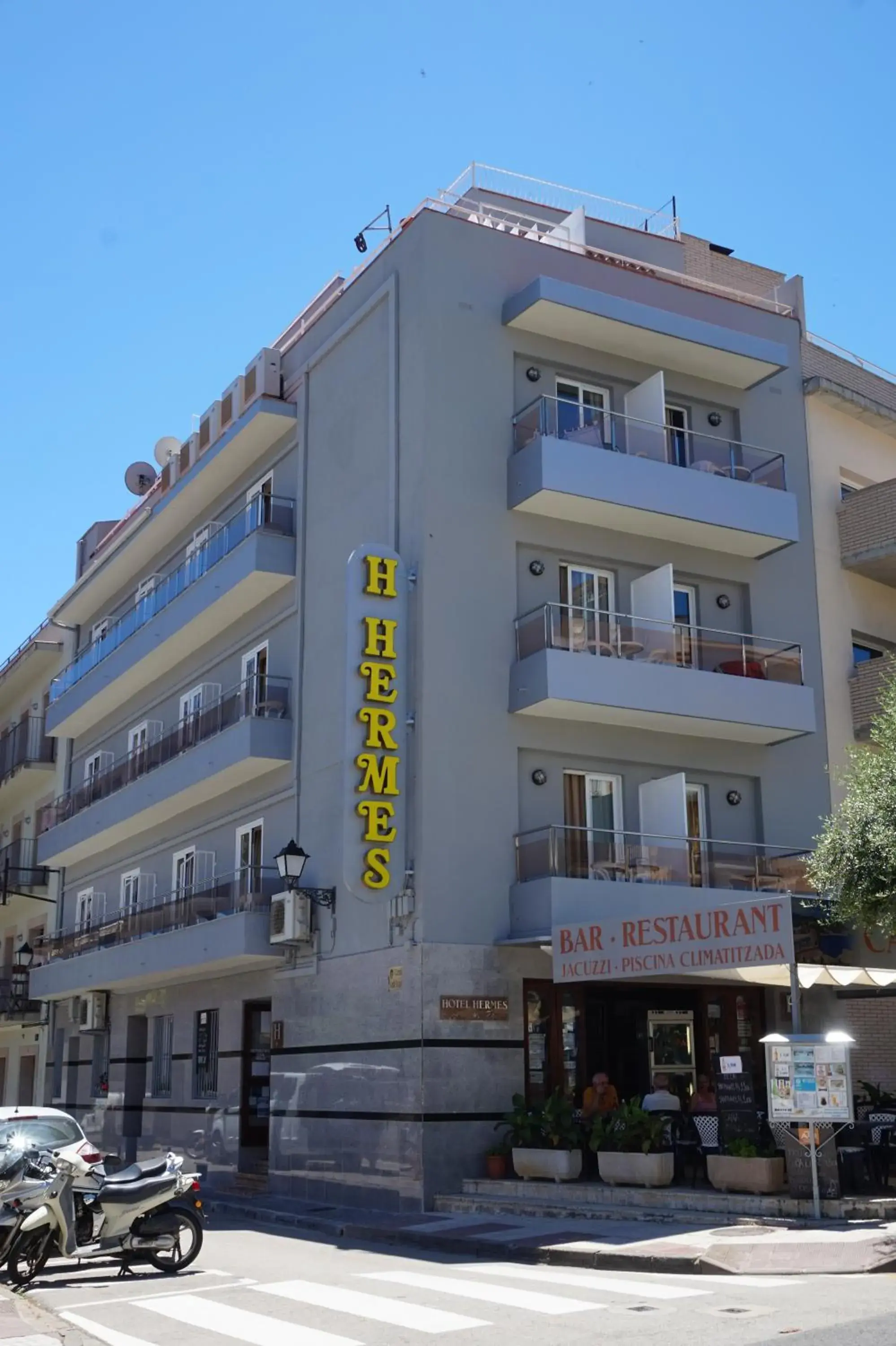 Property building in Hotel Hermes Property building in Hotel Hermes