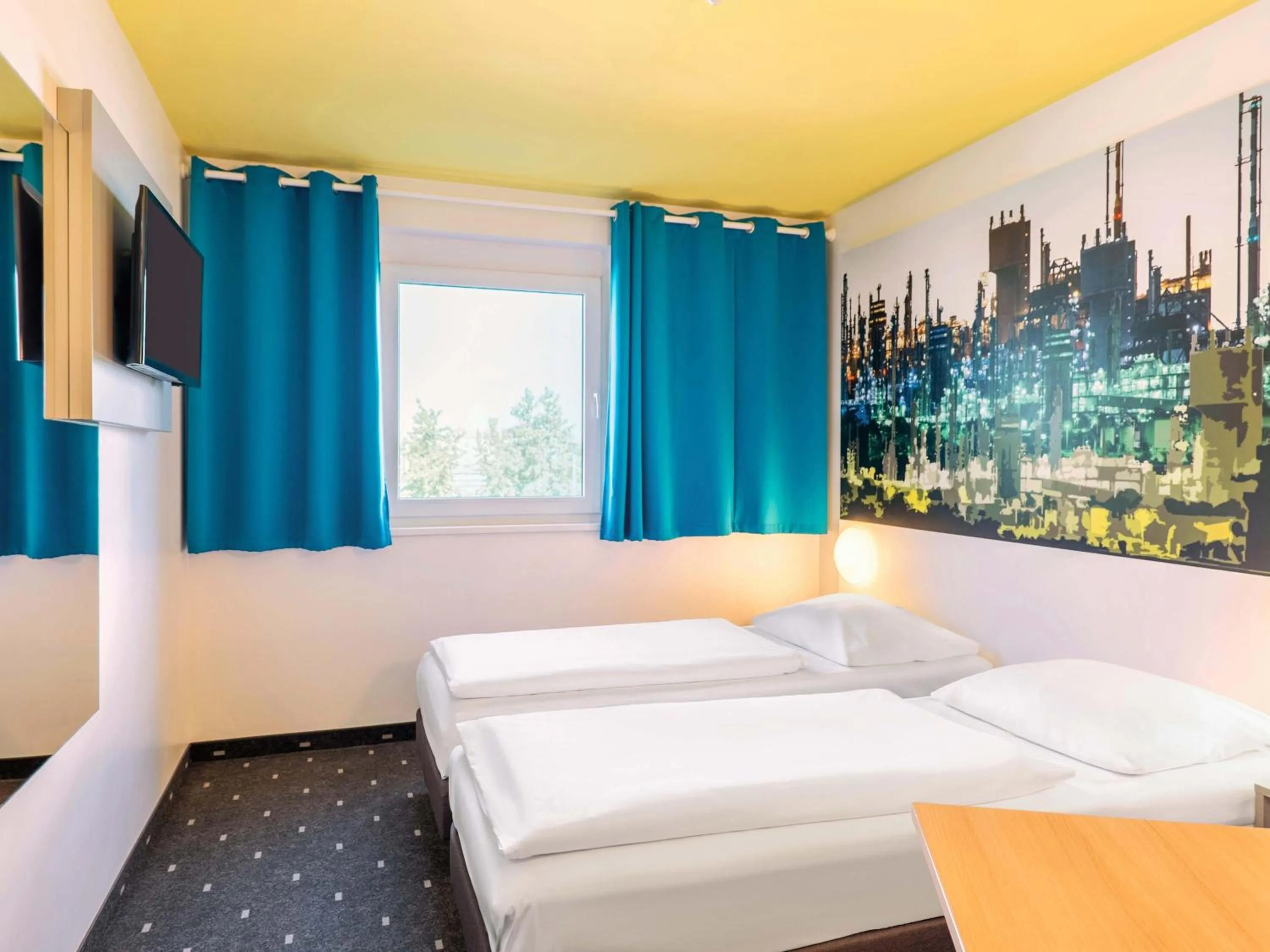 Bed in B&B Hotel Ludwigshafen