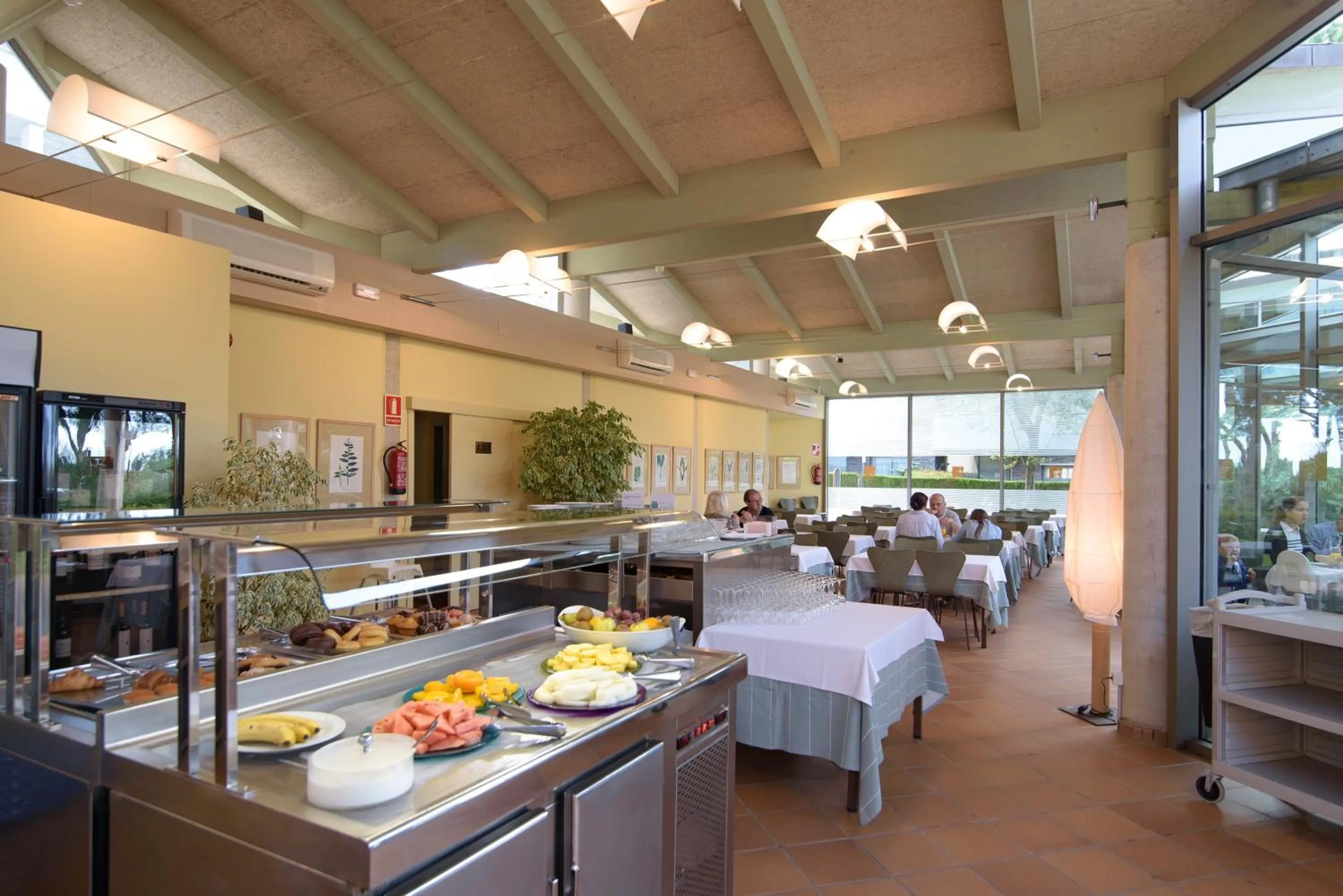 Restaurant/places to eat in Aparthotel Ciutat de Palol