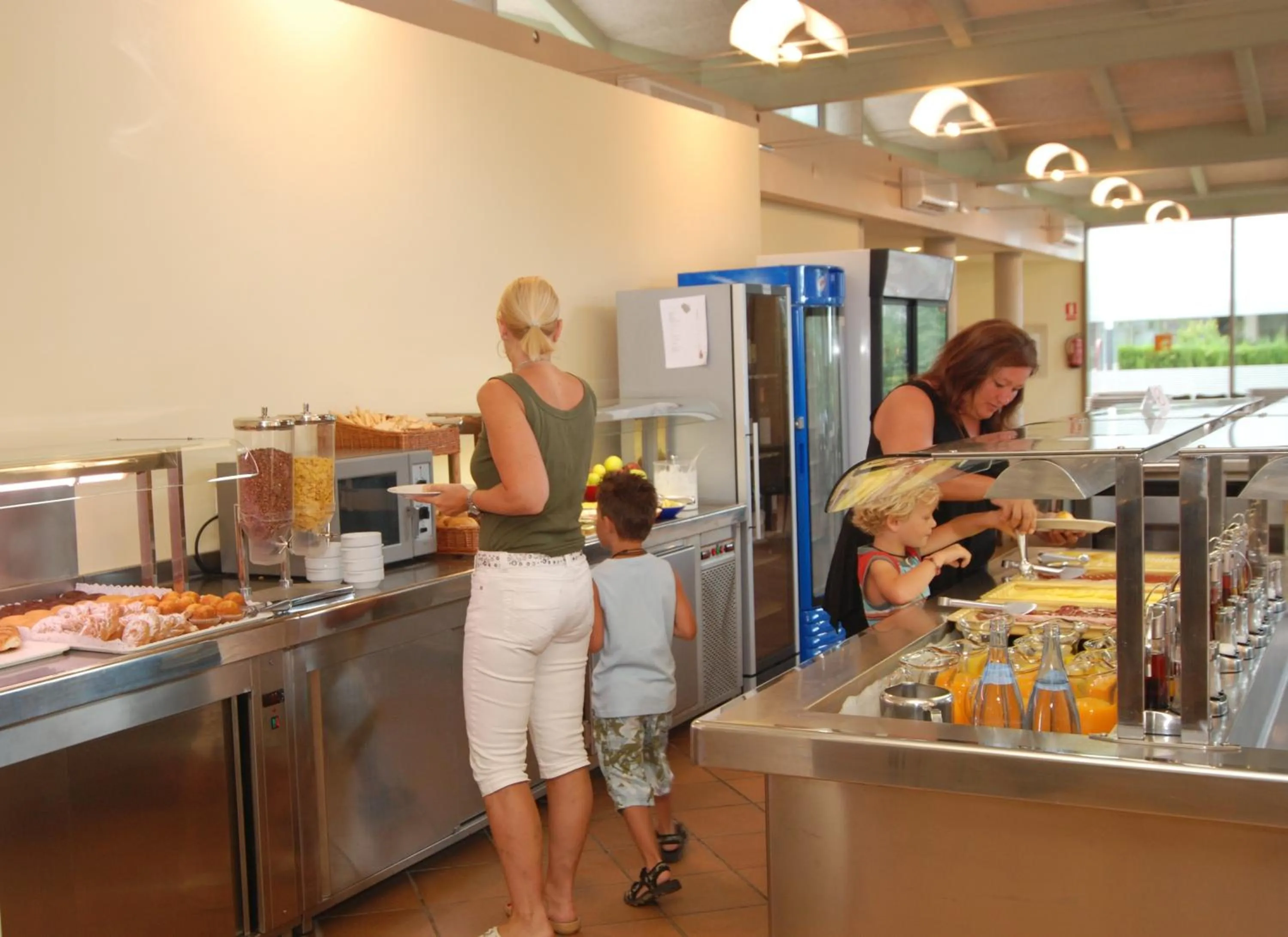 Food and drinks in Aparthotel Ciutat de Palol