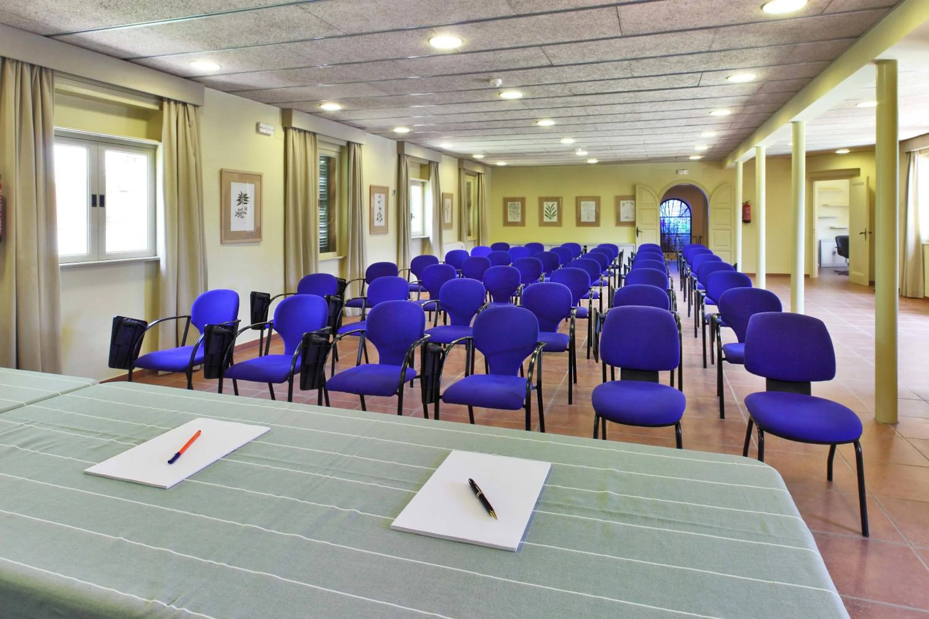 Business facilities in Aparthotel Ciutat de Palol