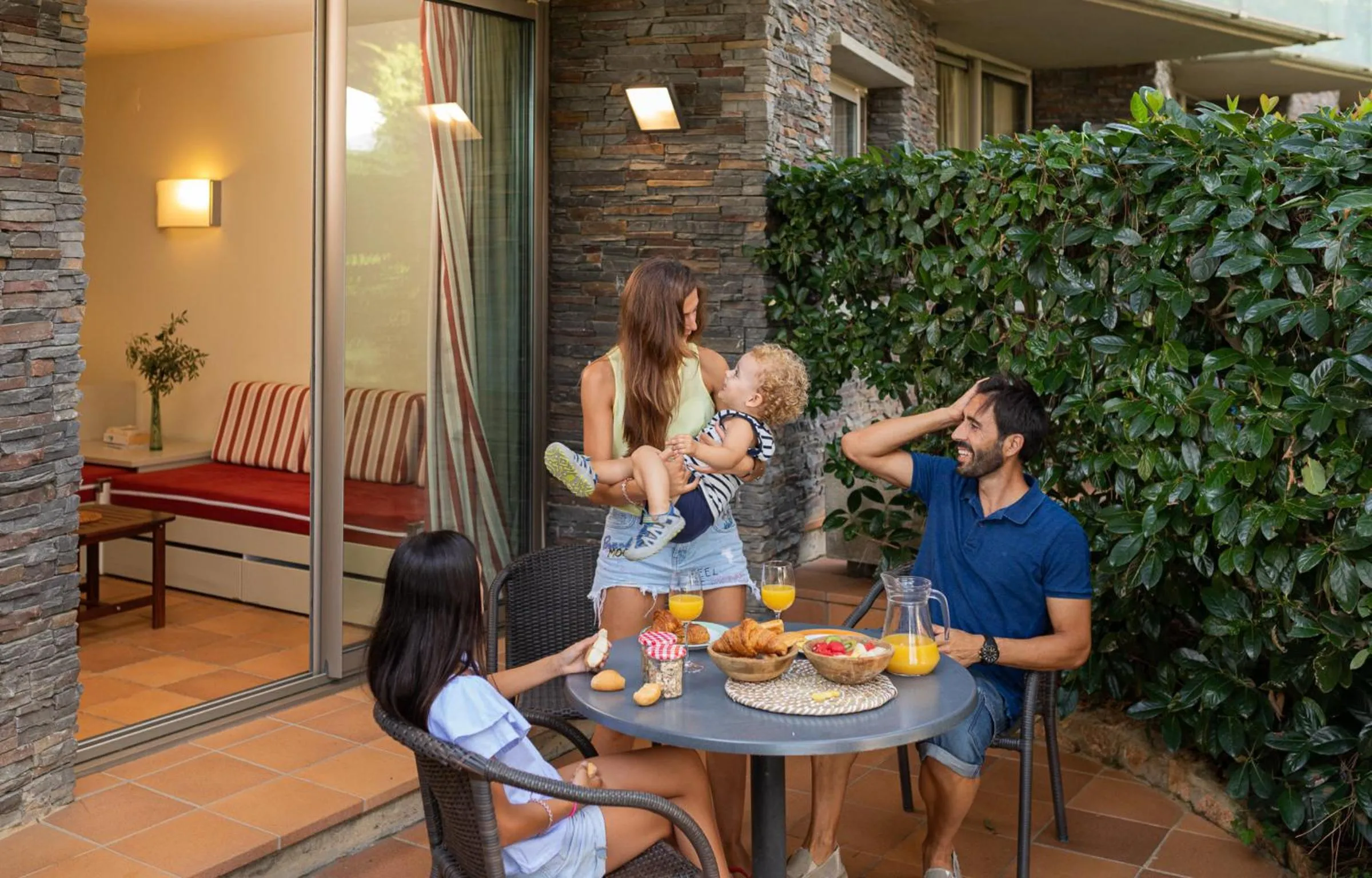 Dining area in Aparthotel Ciutat de Palol