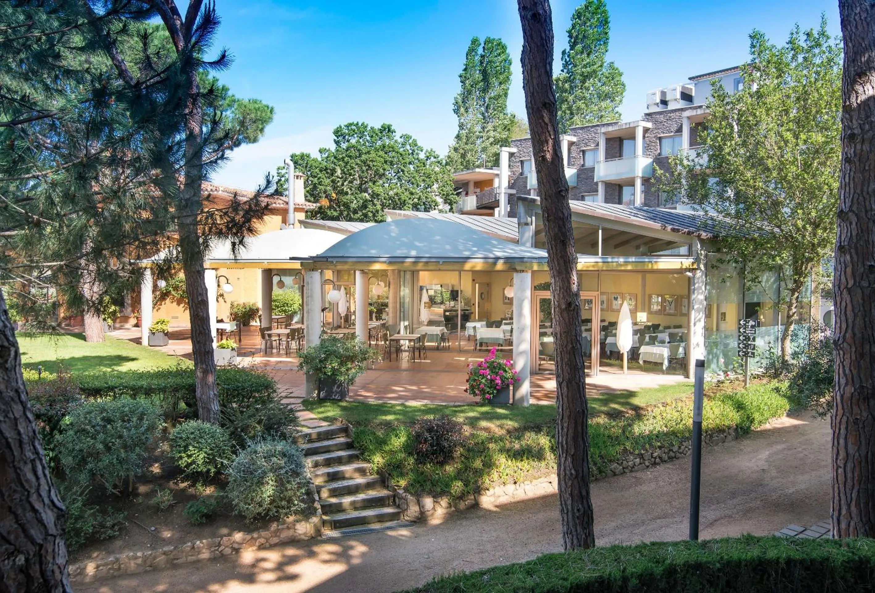 Restaurant/places to eat in Aparthotel Ciutat de Palol