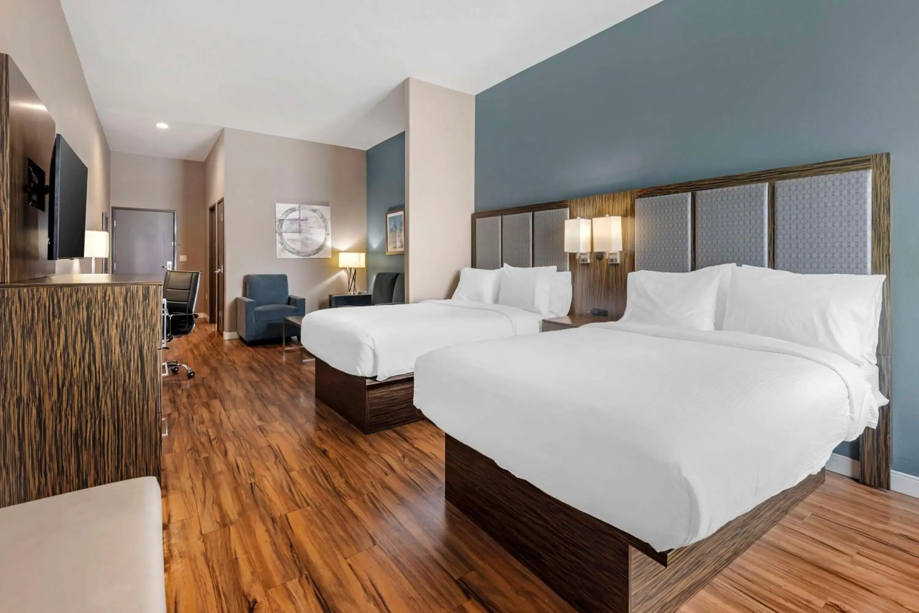 Photo of the whole room, Bed in Best Western Plus Pflugerville Inn & Suites Photo of the whole room, Bed in Best Western Plus Pflugerville Inn & Suites