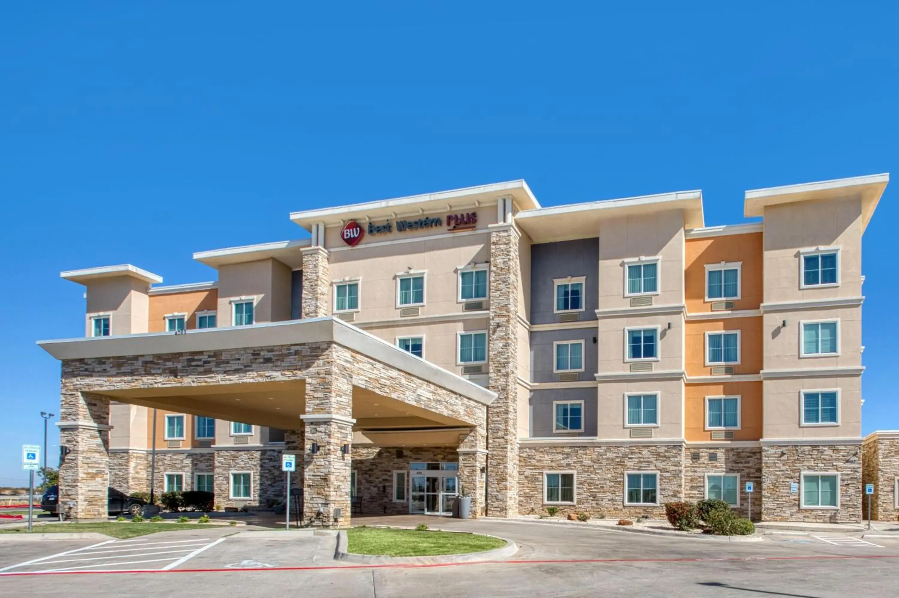Property building in Best Western Plus Tech Medical Center Inn Property building in Best Western Plus Tech Medical Center Inn