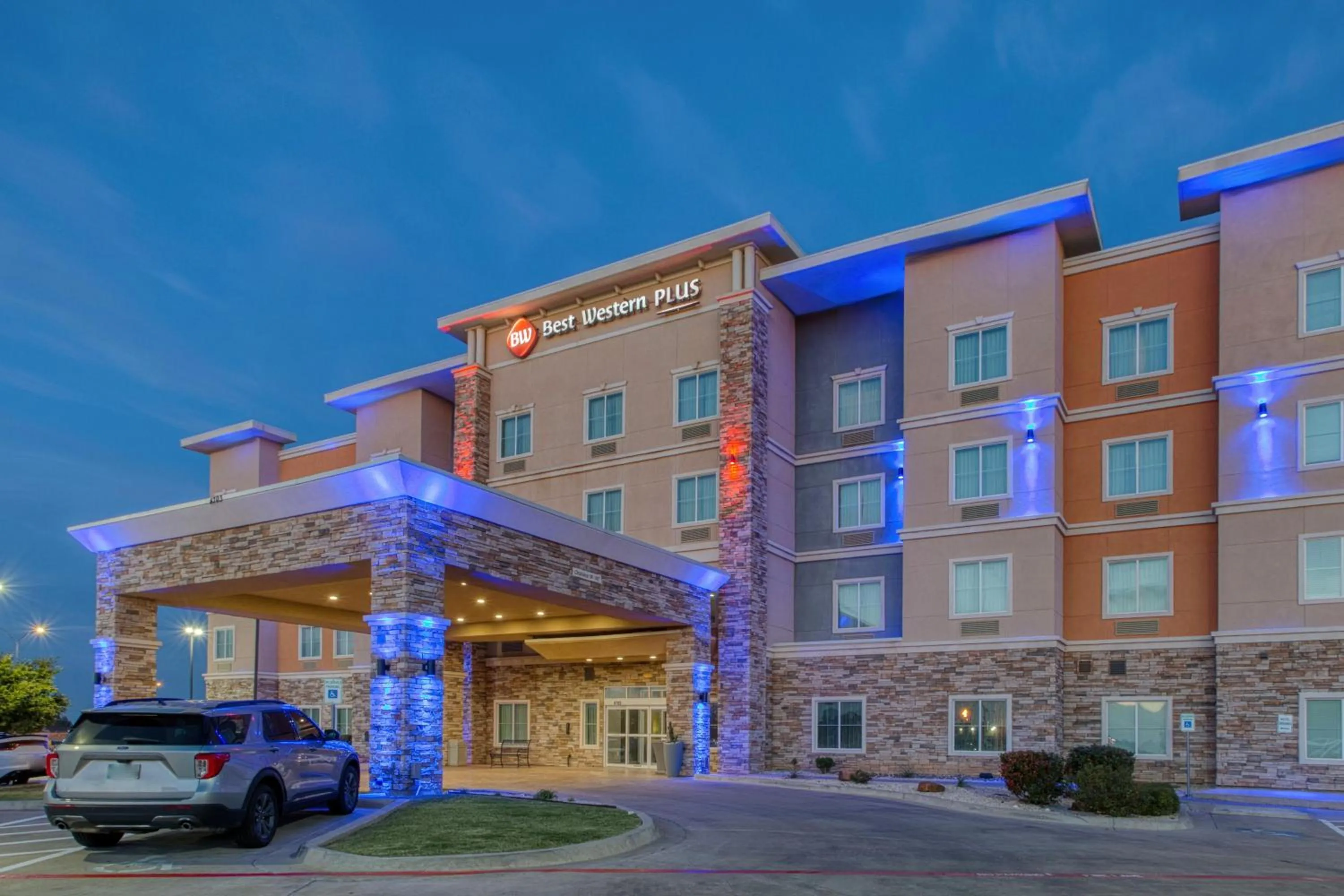 Property building in Best Western Plus Tech Medical Center Inn