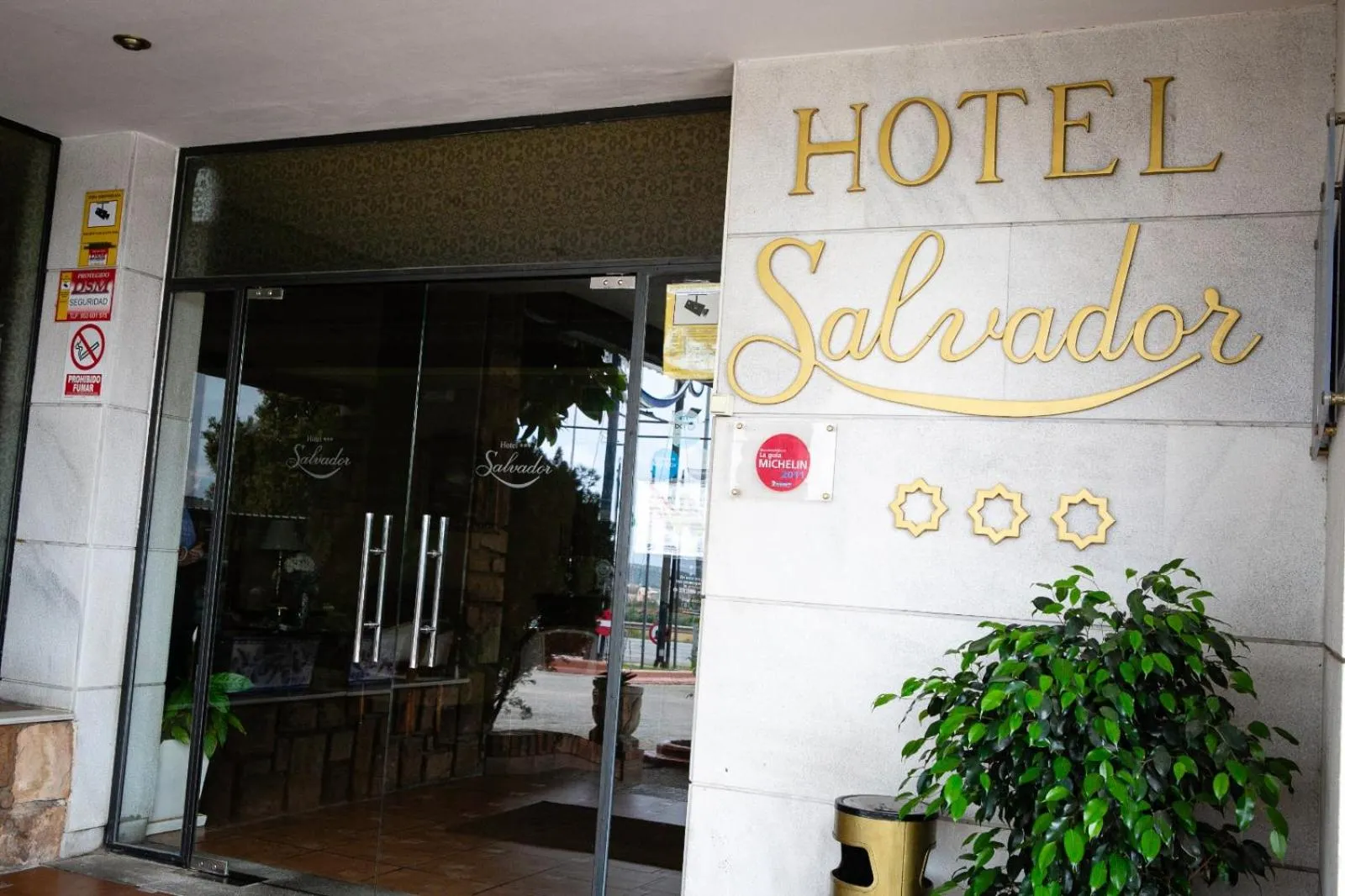 Property logo or sign in Hotel Salvador