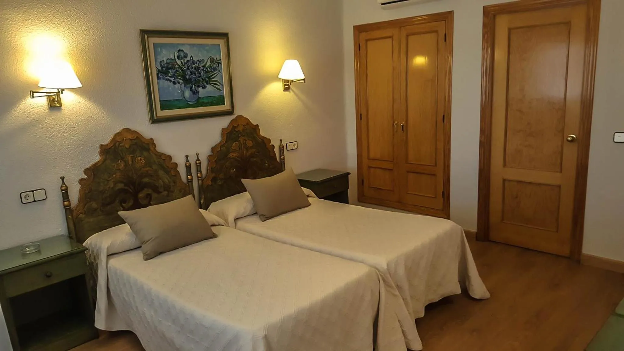 Bed in Hotel Salvador