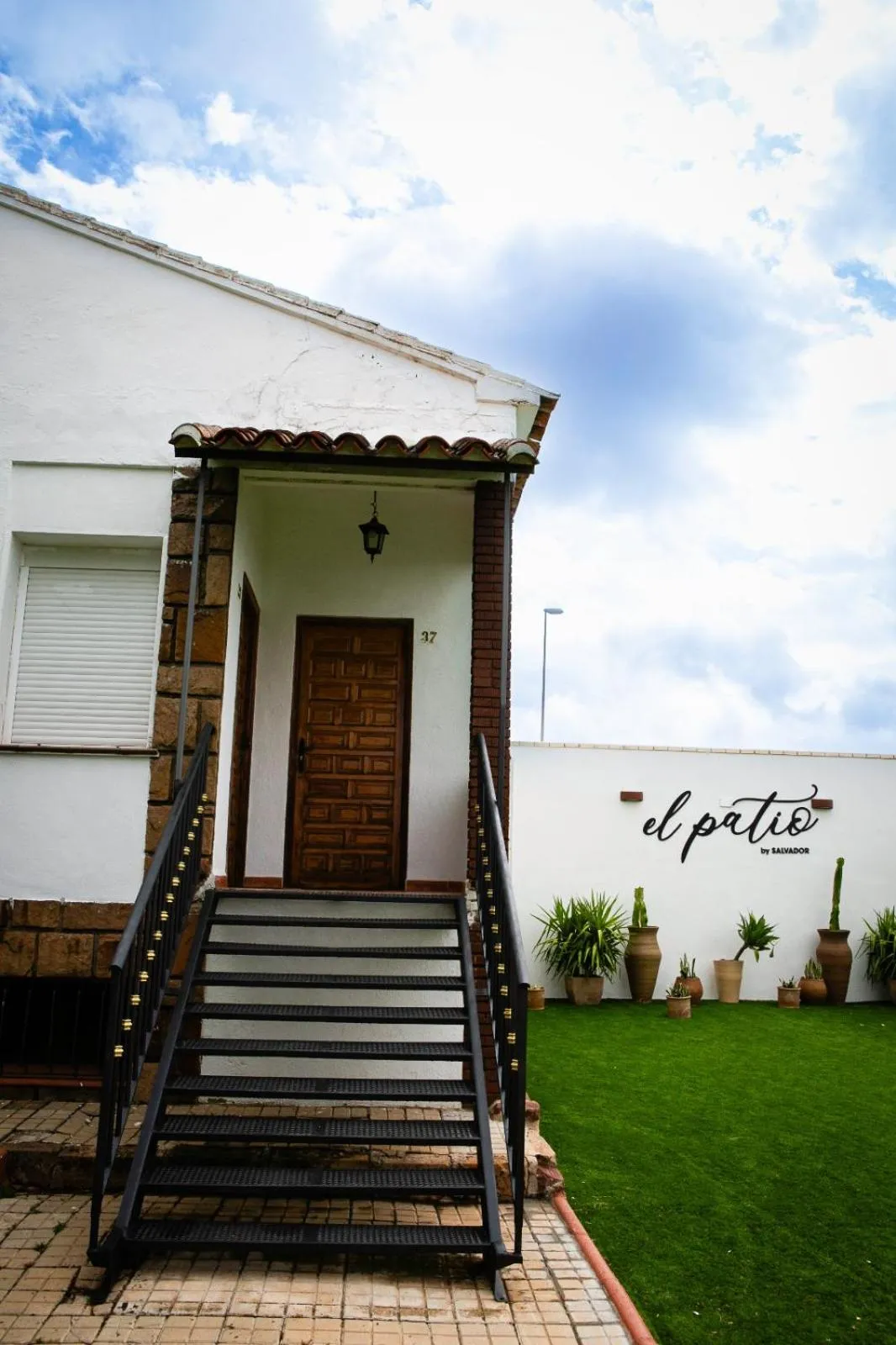 Property building in Hotel Salvador