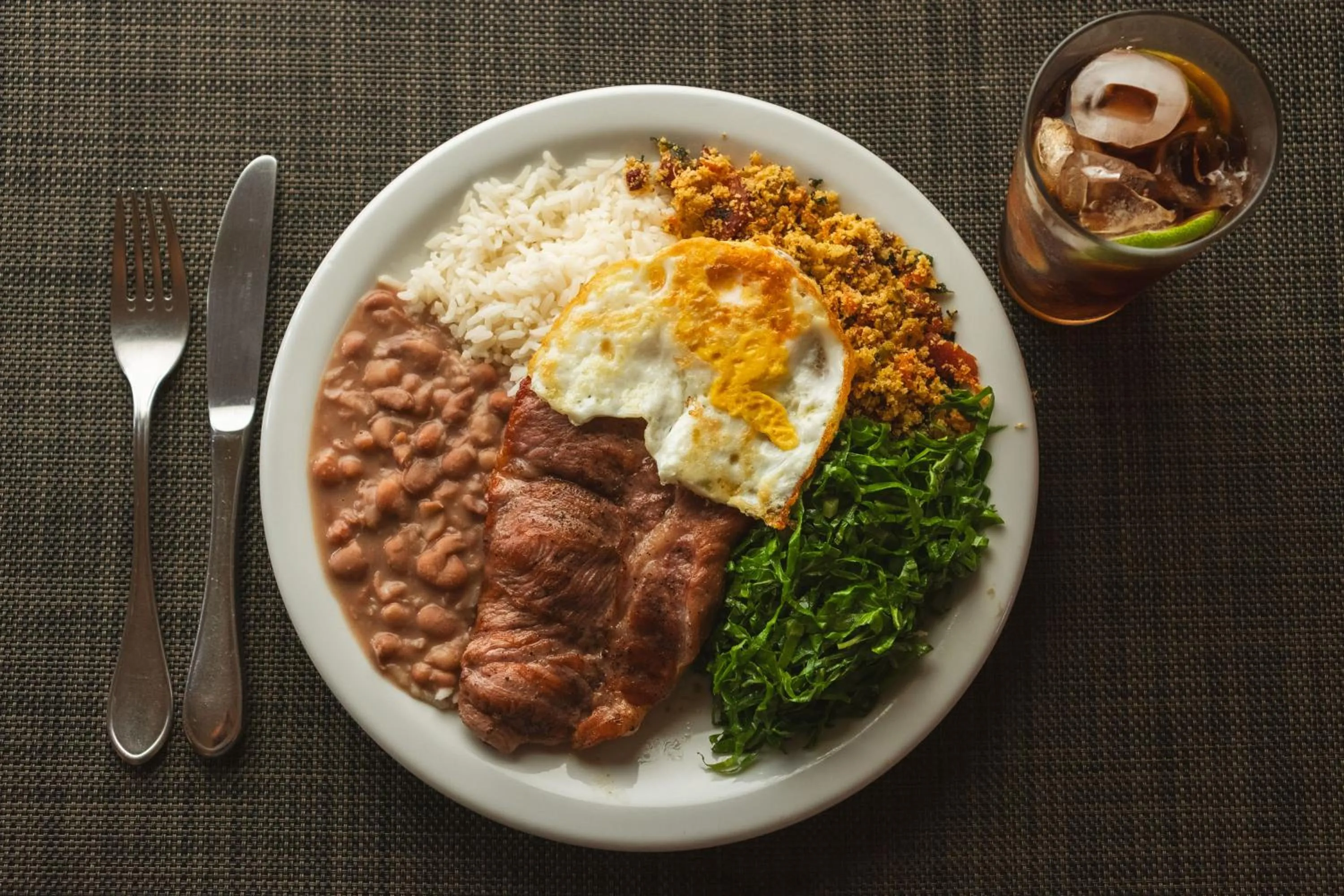 Restaurant/places to eat in Vila Real Hotel