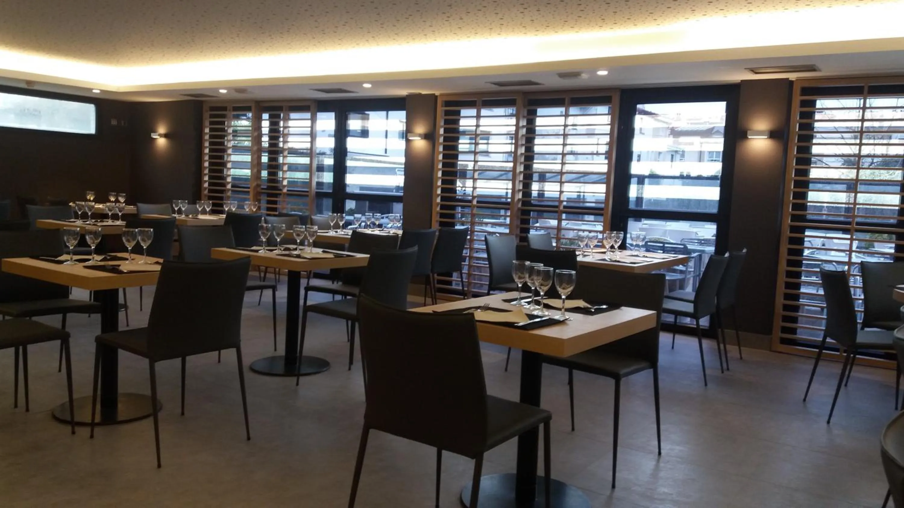 Restaurant/places to eat in Hotel Ezeiza