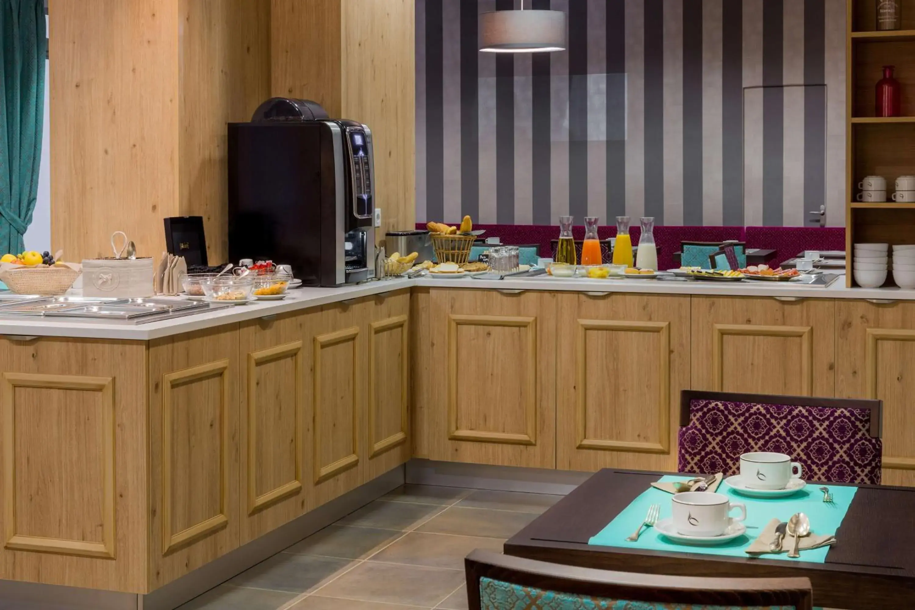 Restaurant/places to eat in Hôtel Le Rive Droite & SPA Restaurant/places to eat in Hôtel Le Rive Droite & SPA