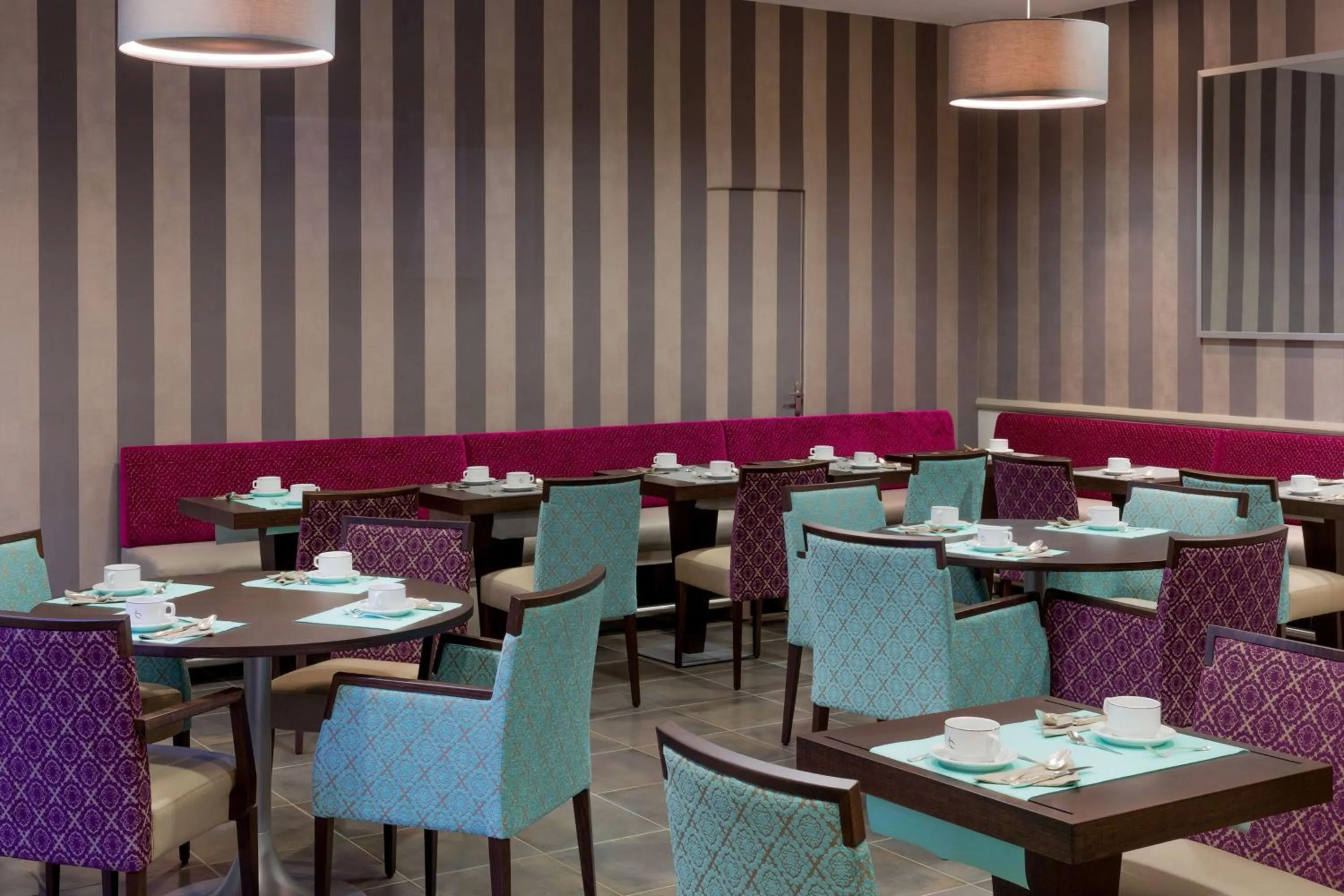 Restaurant/places to eat in Hôtel Le Rive Droite & SPA