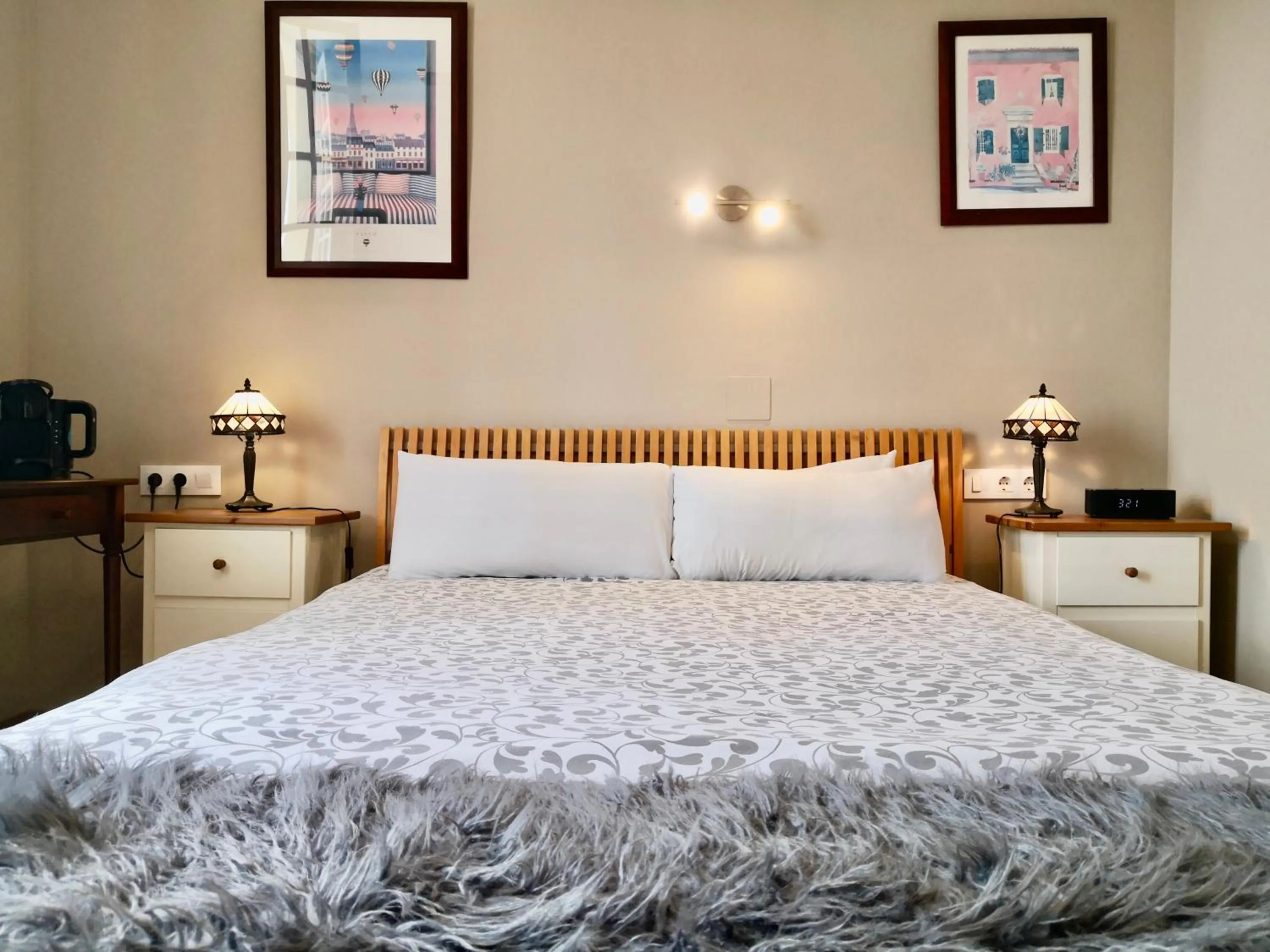 Property building, Bed in Privat Hotel Liberty Sitges