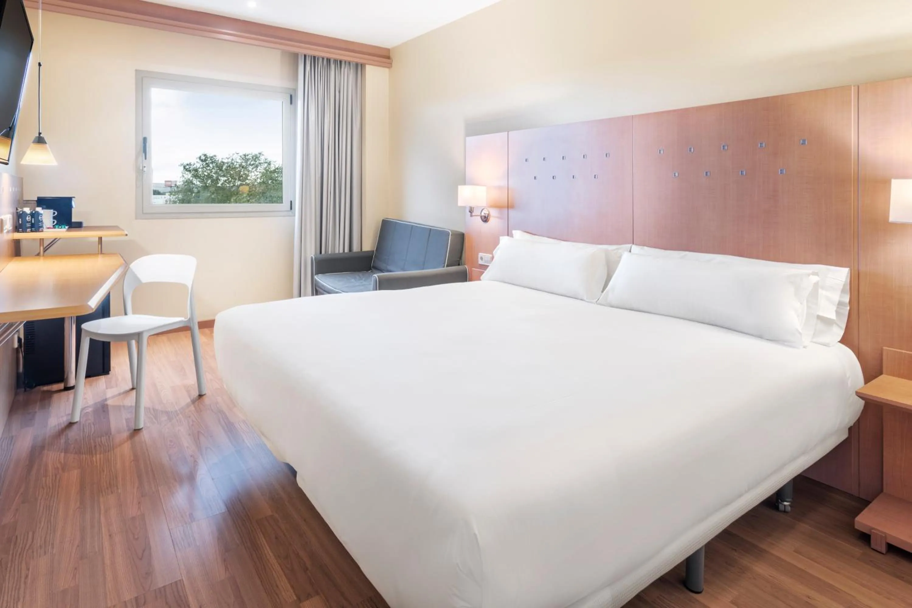 Off site, Bed in B&B HOTEL Madrid Arganda