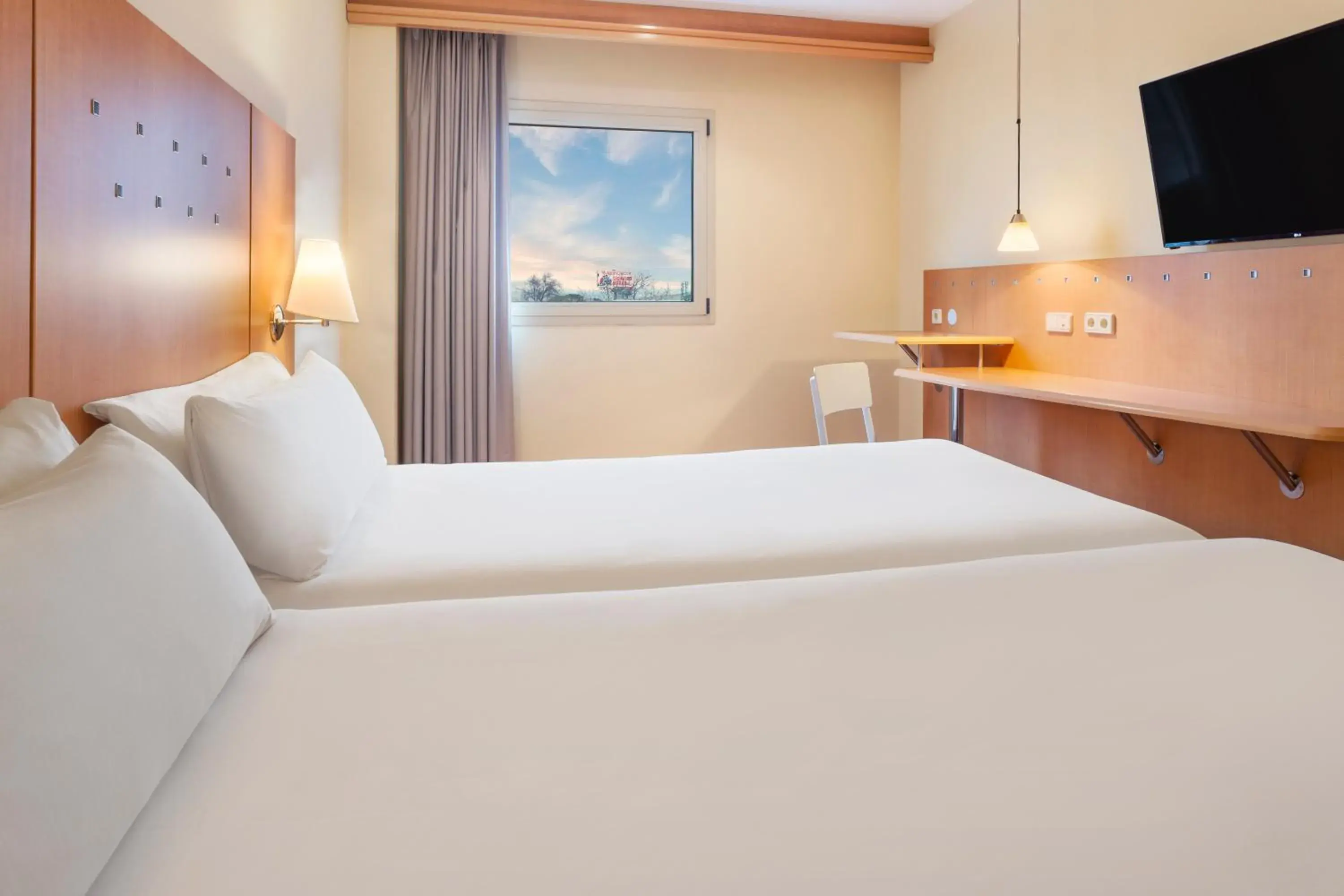 Standard Twin Room in B&B HOTEL Madrid Arganda Standard Twin Room in B&B HOTEL Madrid Arganda