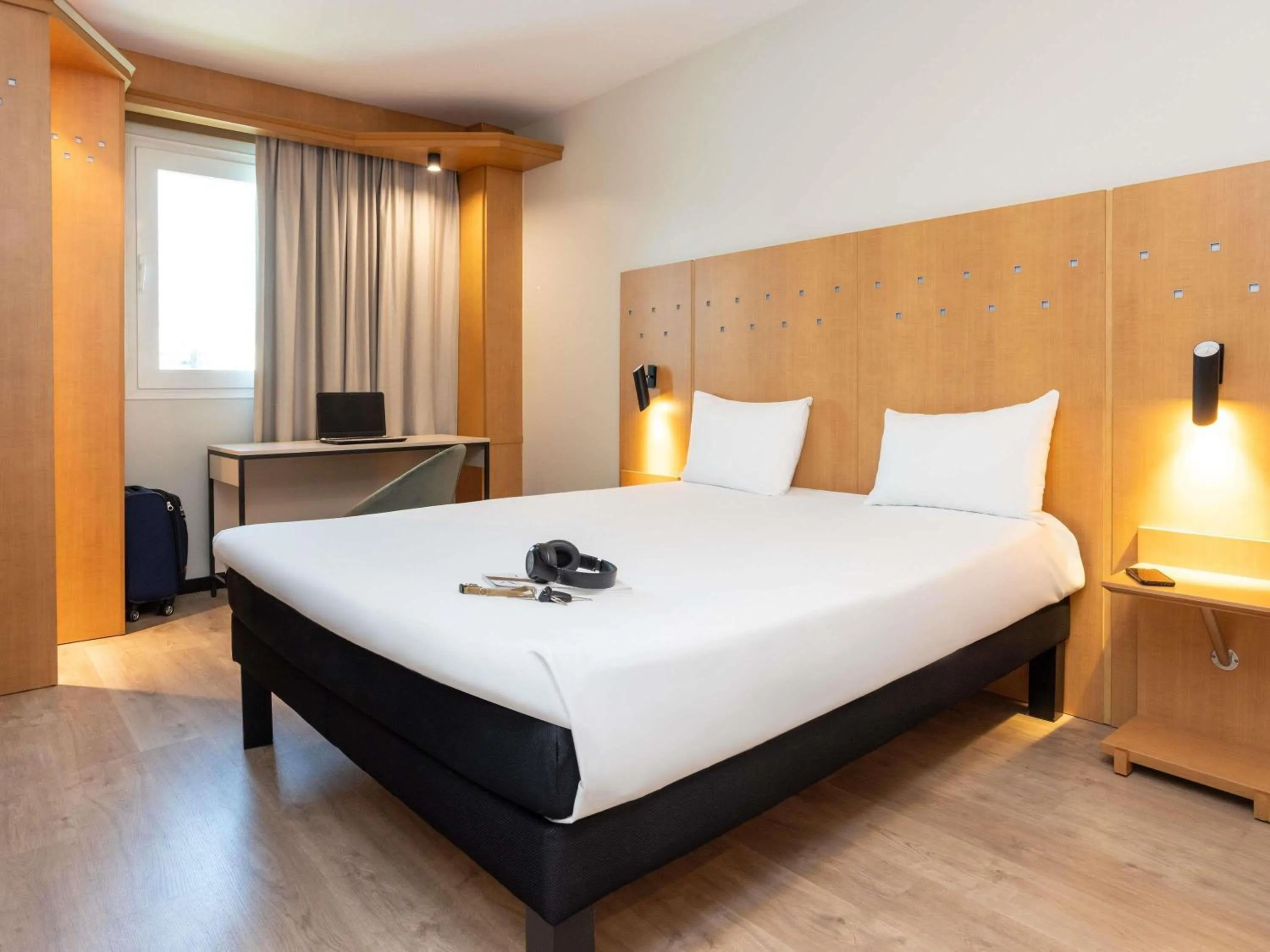 Bedroom, Bed in Ibis Alcala de Henares La Garena