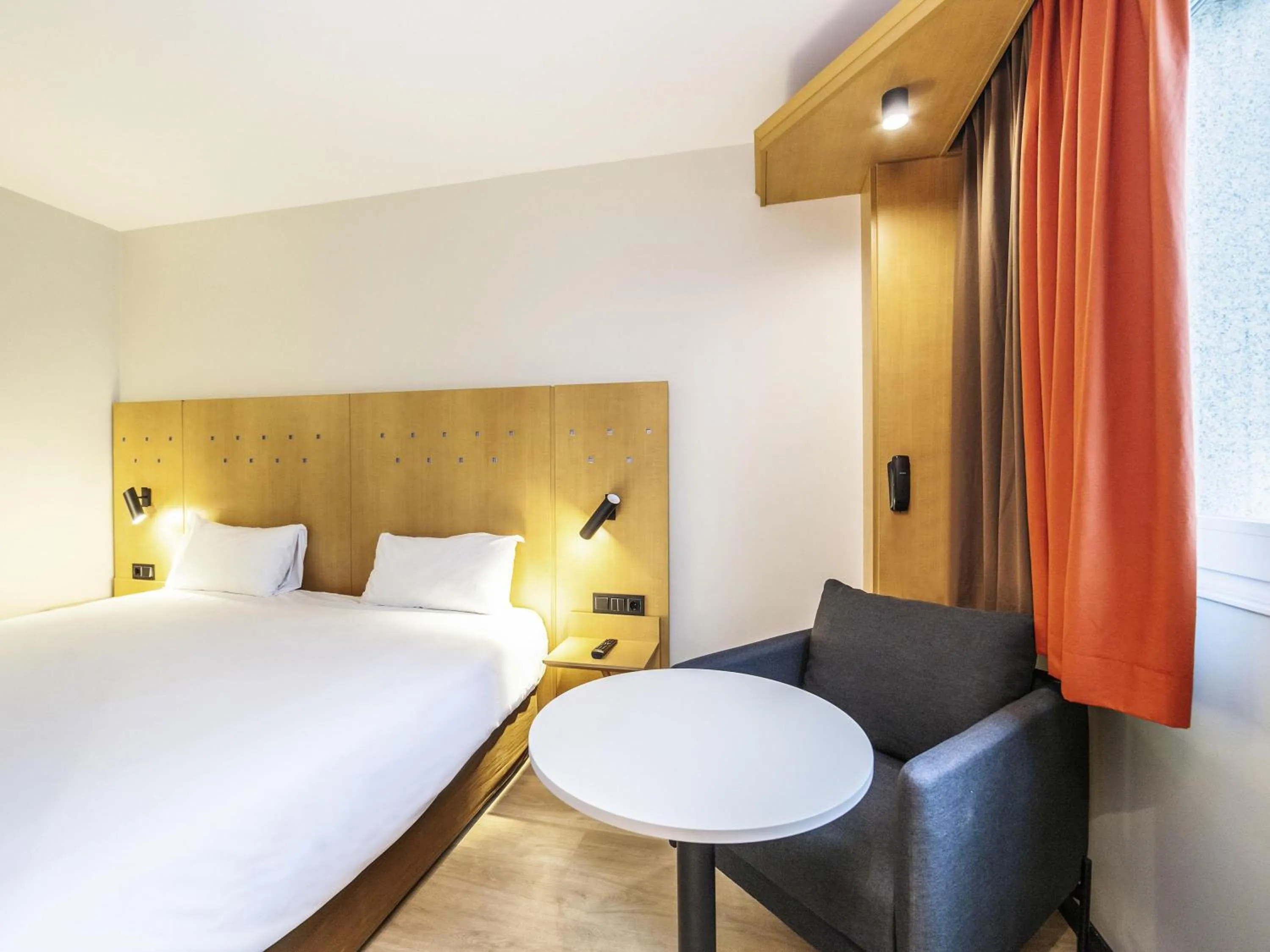 Bedroom, Bed in Ibis Alcala de Henares La Garena