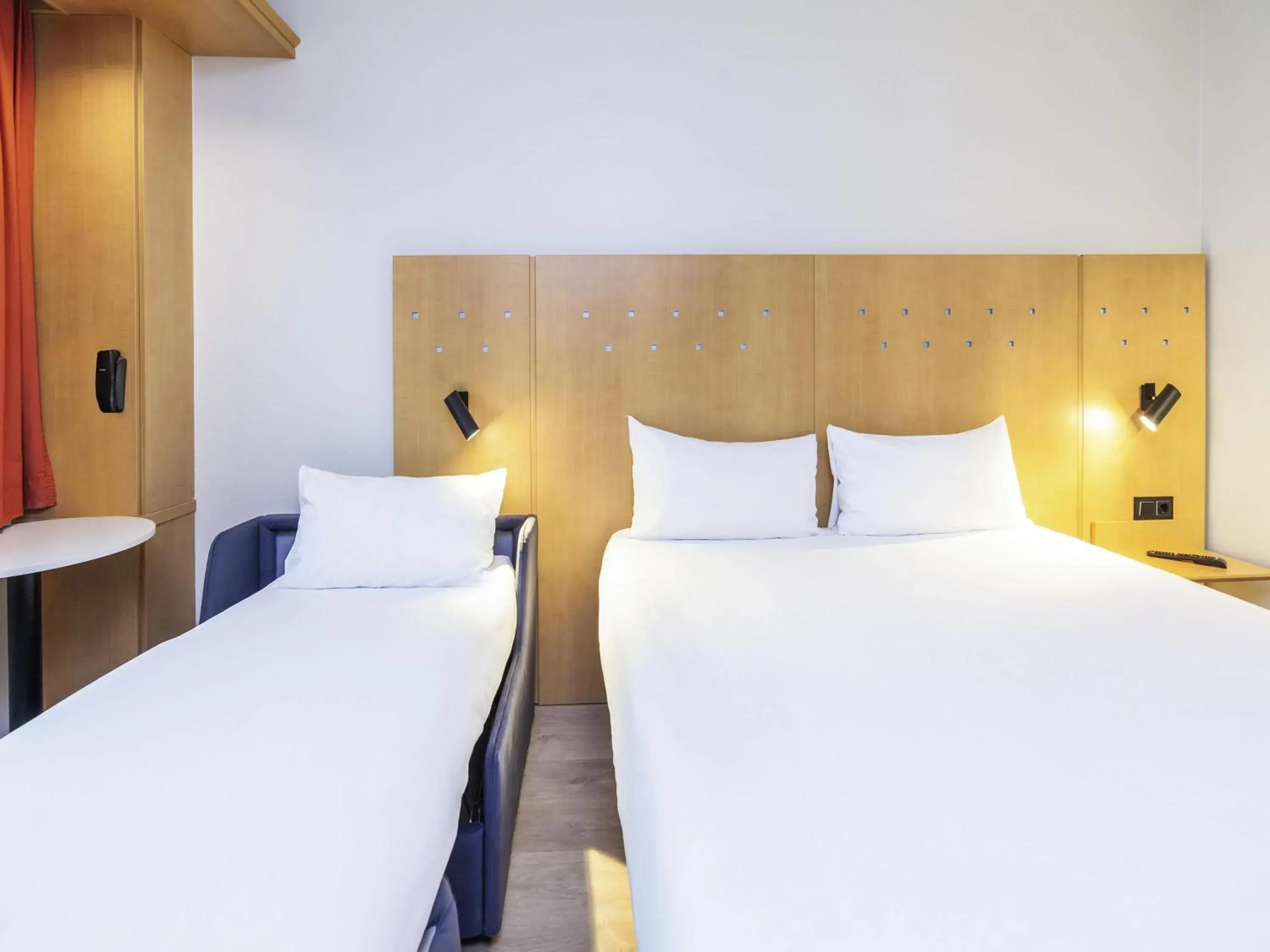 Bedroom, Bed in Ibis Alcala de Henares La Garena Bedroom, Bed in Ibis Alcala de Henares La Garena