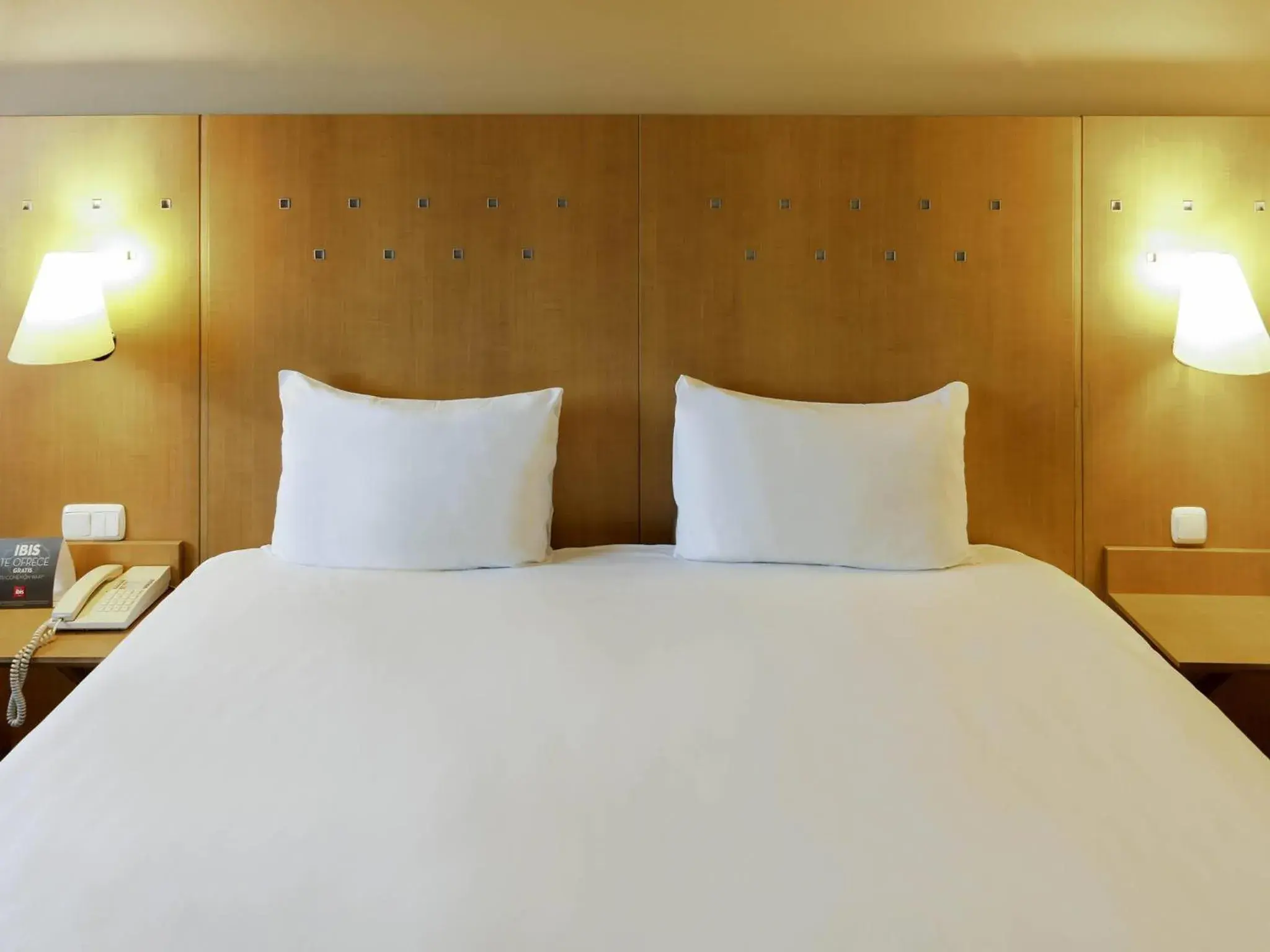 Bedroom, Bed in Ibis Alcala de Henares La Garena Bedroom, Bed in Ibis Alcala de Henares La Garena