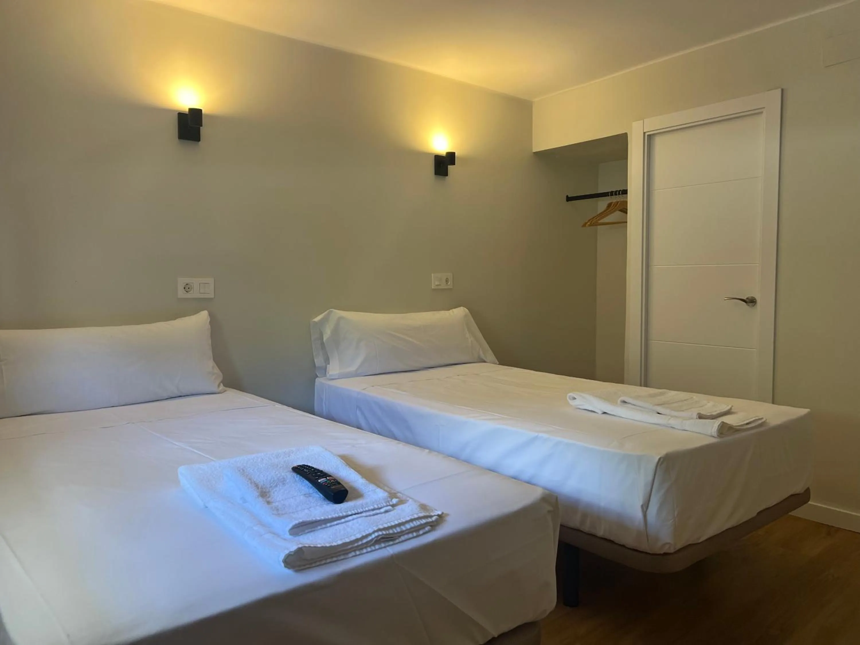 Bedroom, Bed in Hostal Mindanao