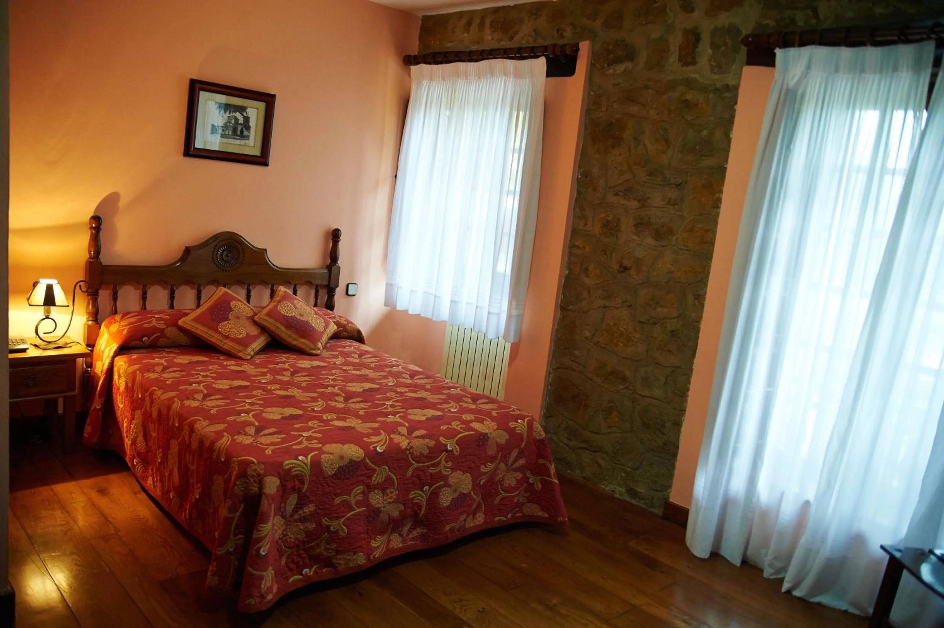 Photo of the whole room in Hotel Los Angeles